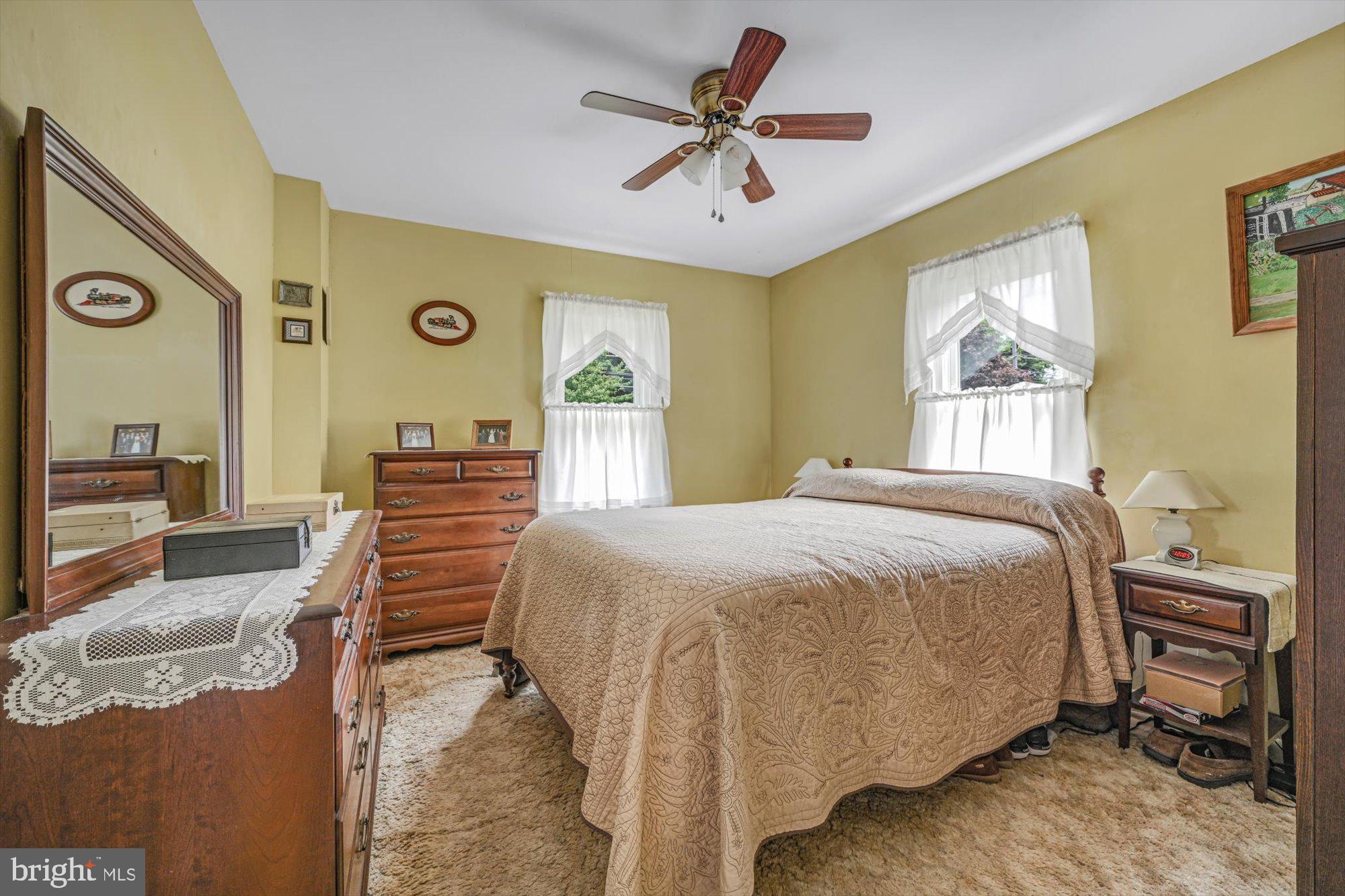 SINKING SPRING - Residential