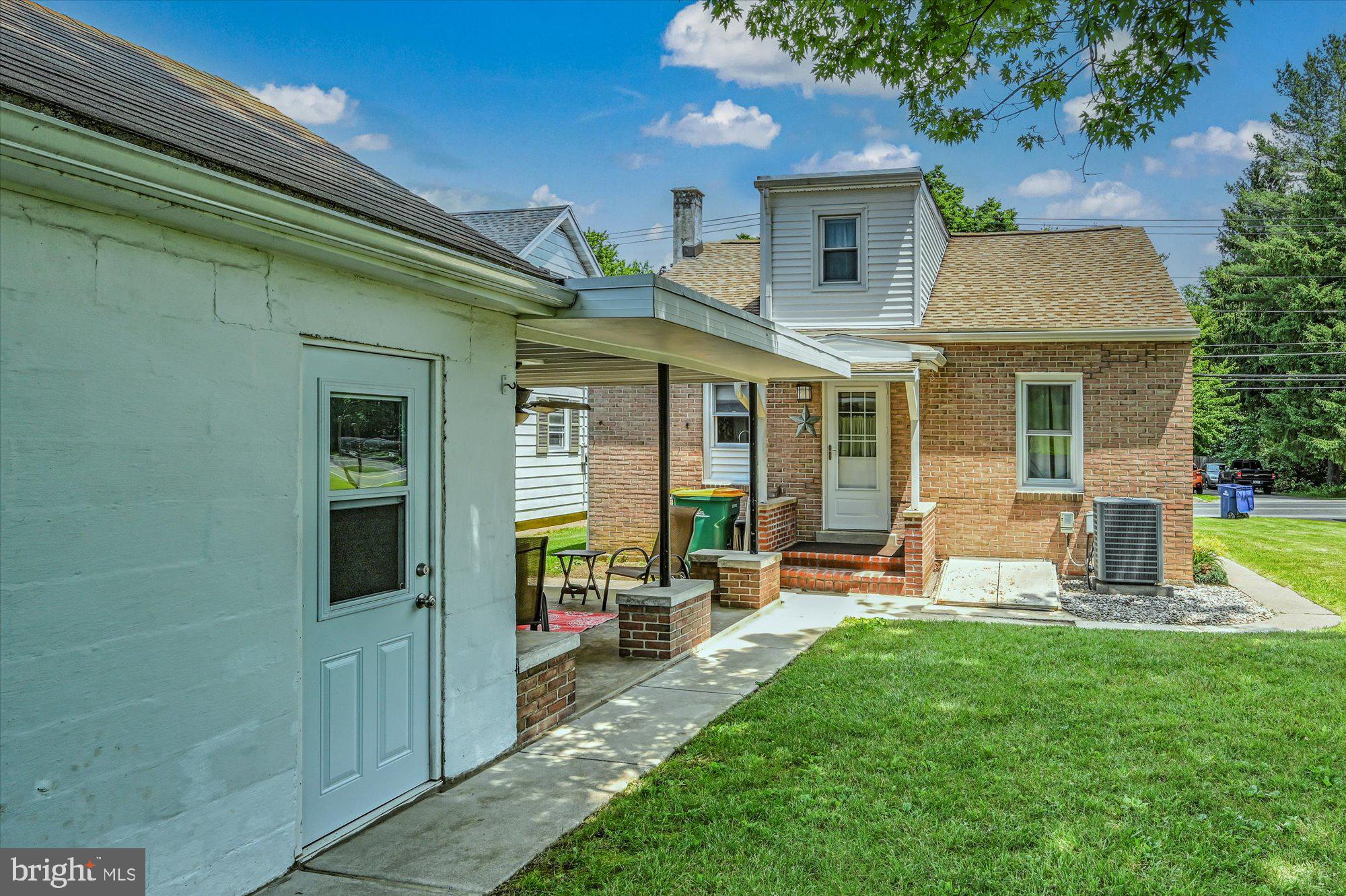 SINKING SPRING - Residential