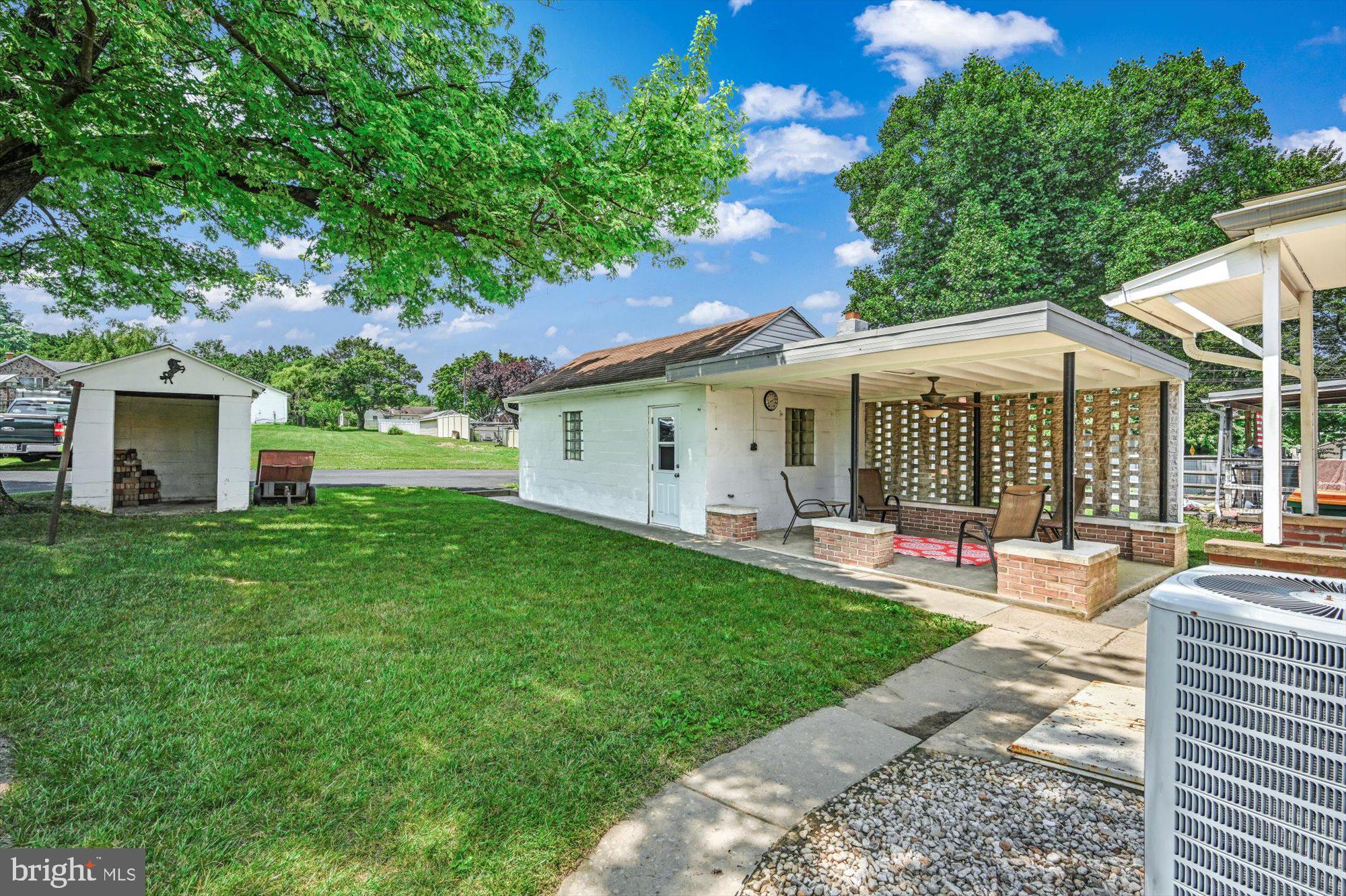 SINKING SPRING - Residential