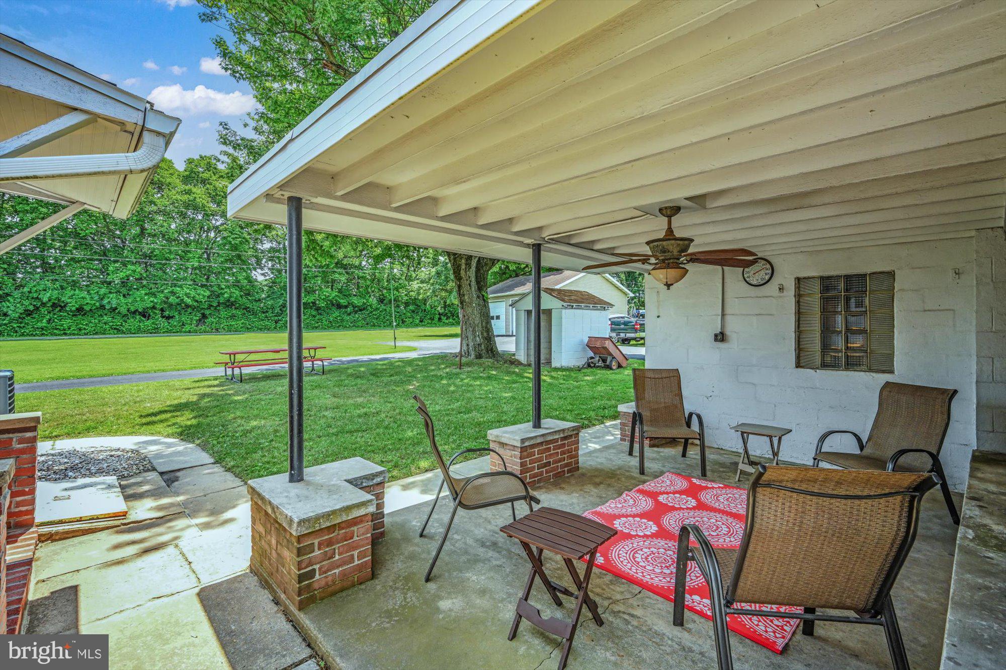 SINKING SPRING - Residential