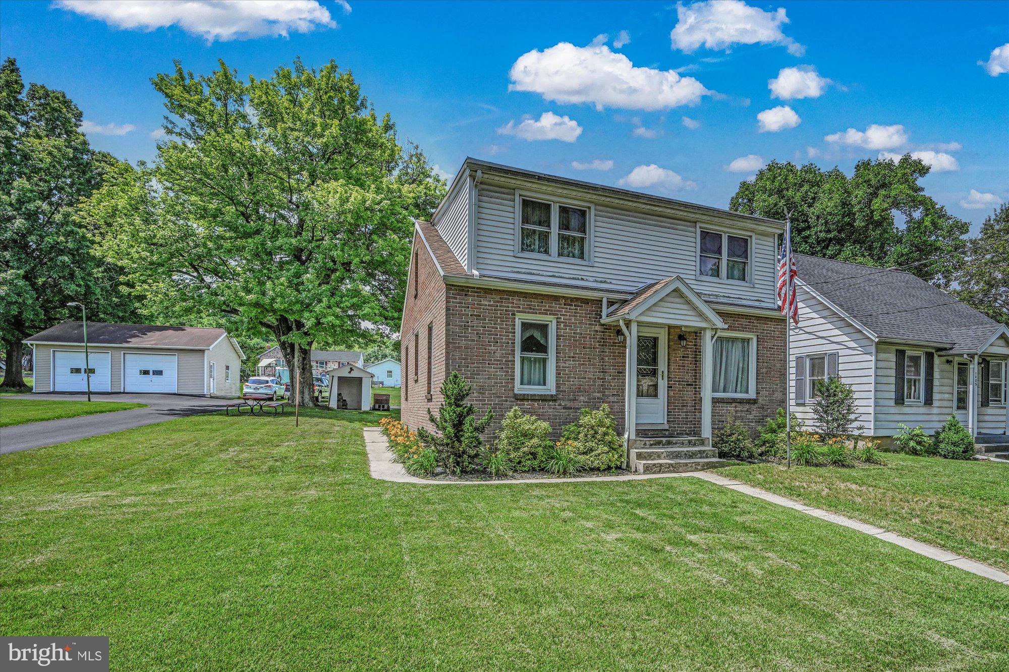 SINKING SPRING - Residential