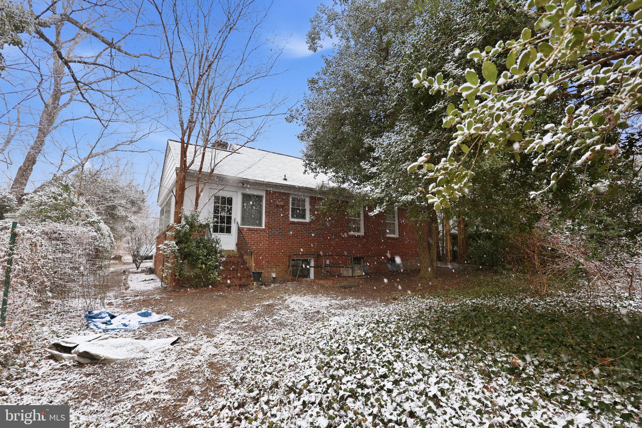 FREDERICKSBURG - Residential