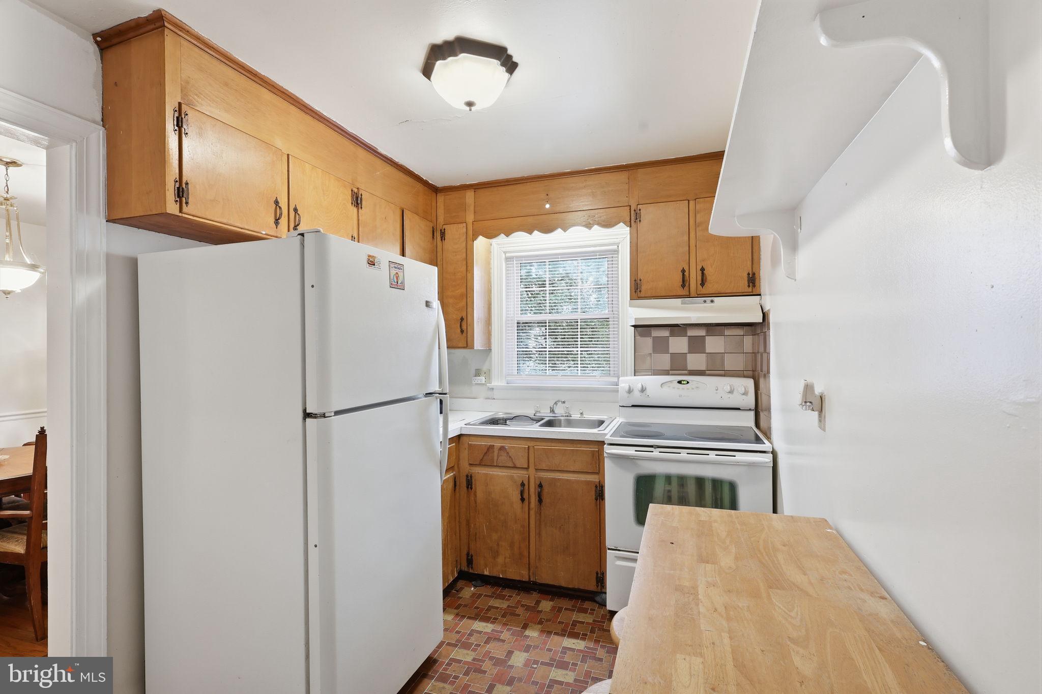 FREDERICKSBURG - Residential