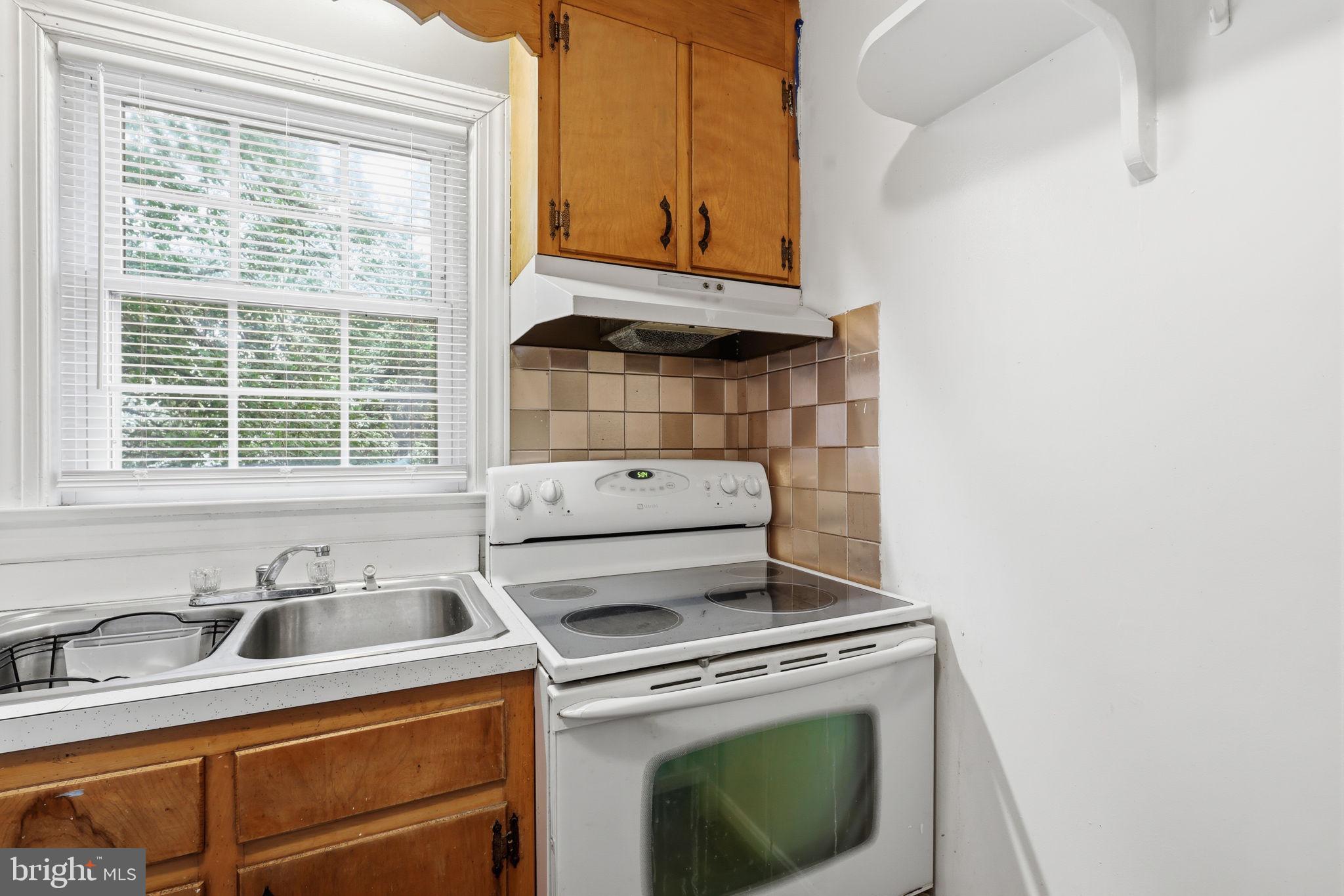 FREDERICKSBURG - Residential