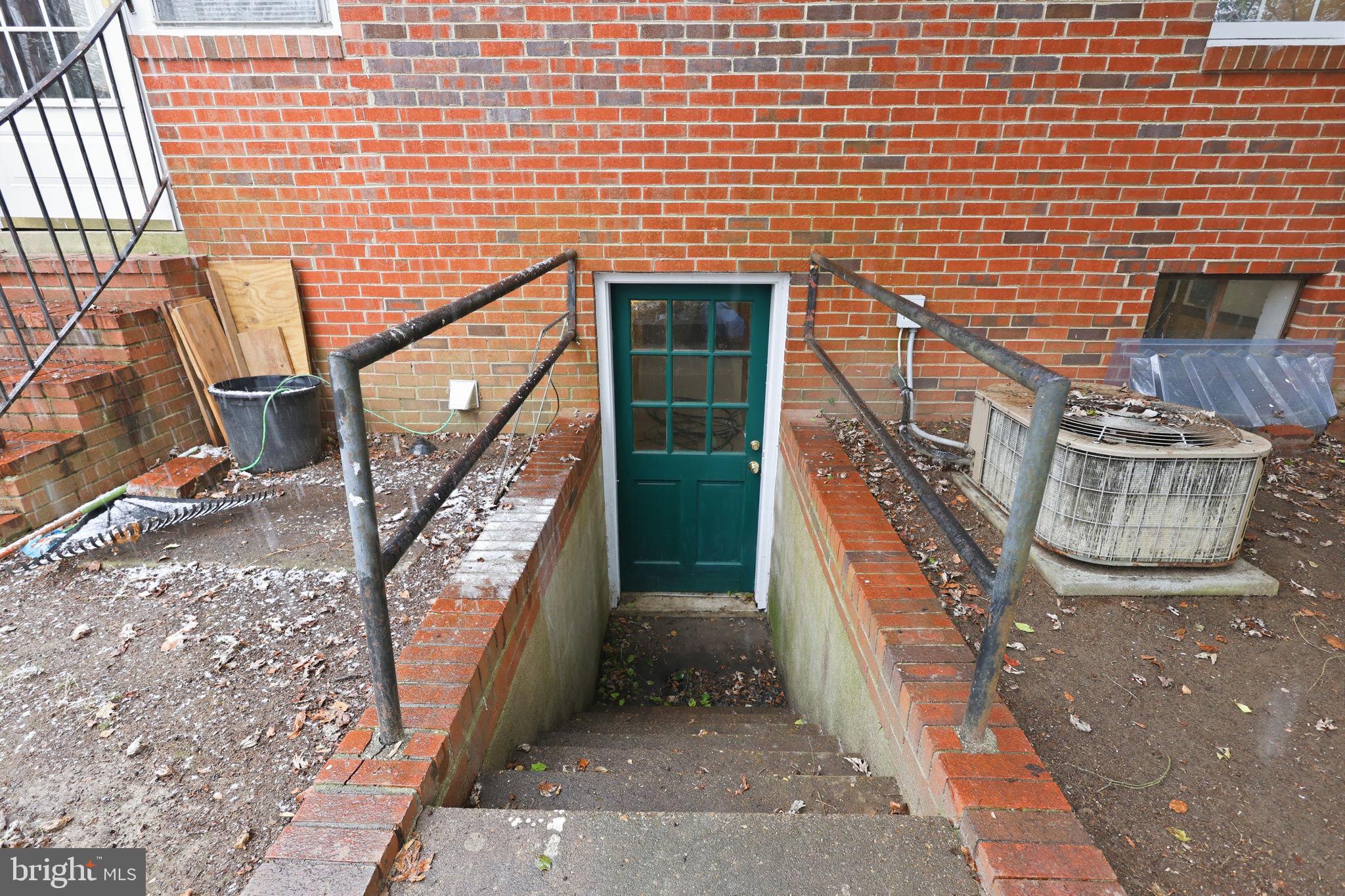 FREDERICKSBURG - Residential