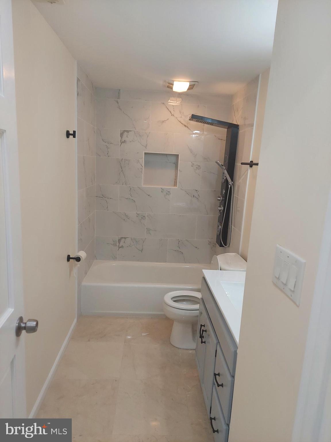 LANDOVER HILLS - Residential