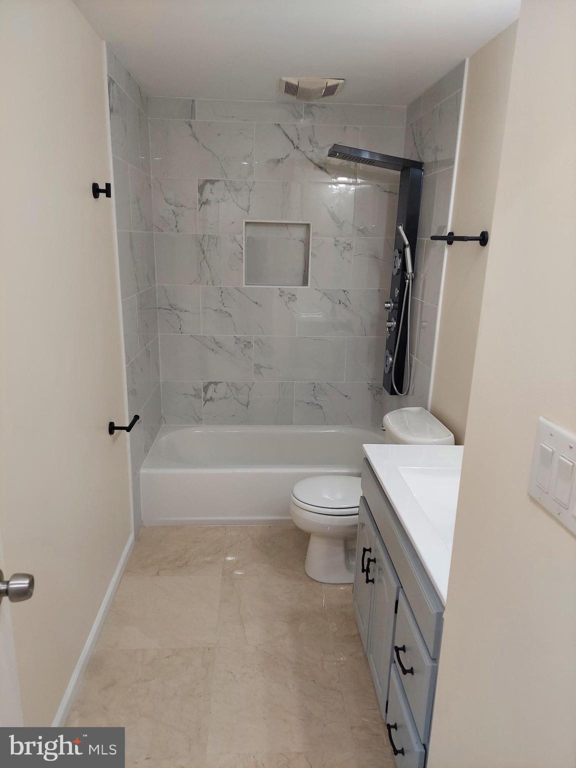 LANDOVER HILLS - Residential