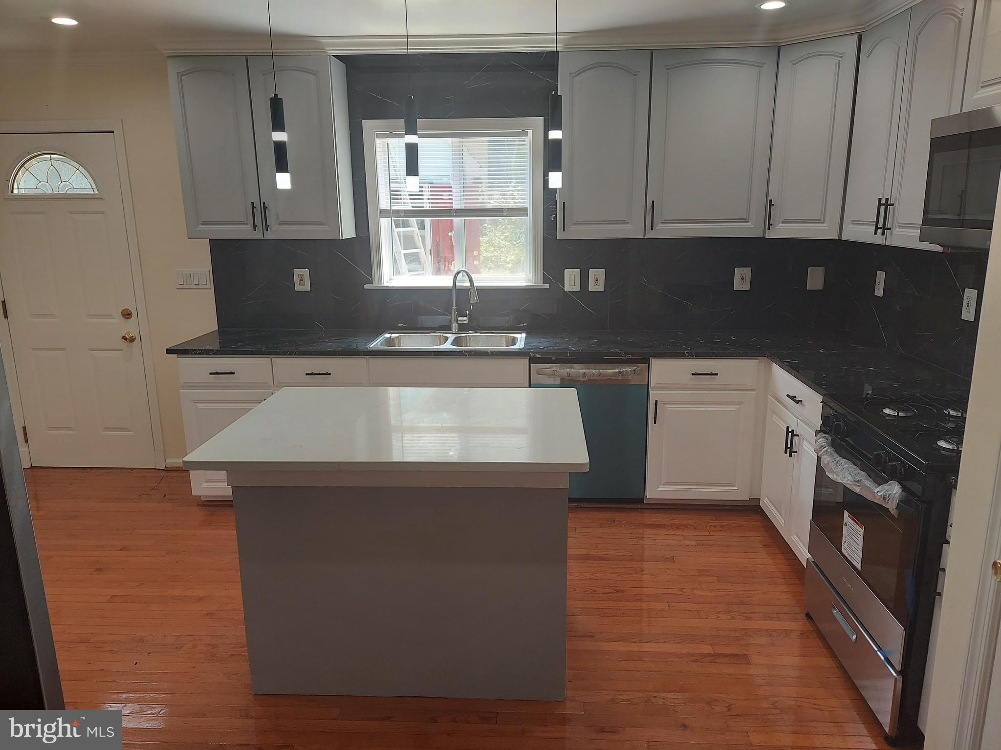 LANDOVER HILLS - Residential