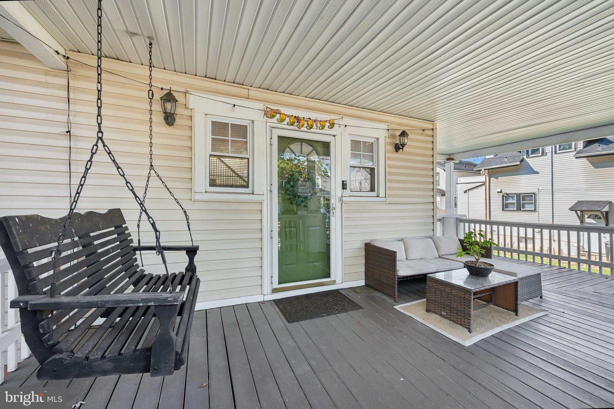 1112 GRANT AVENUE
