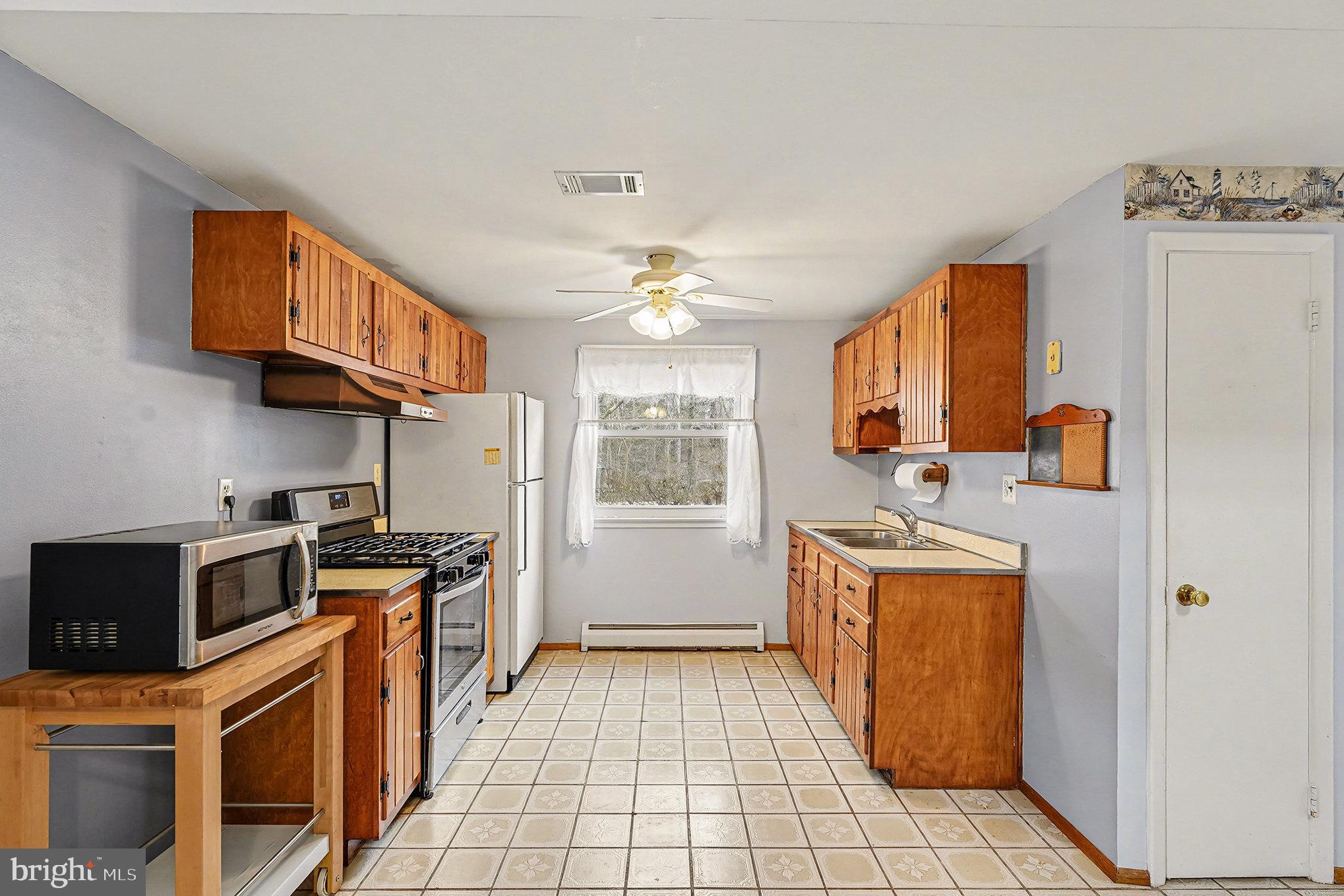 14347 BELLEVILLE AVENUE