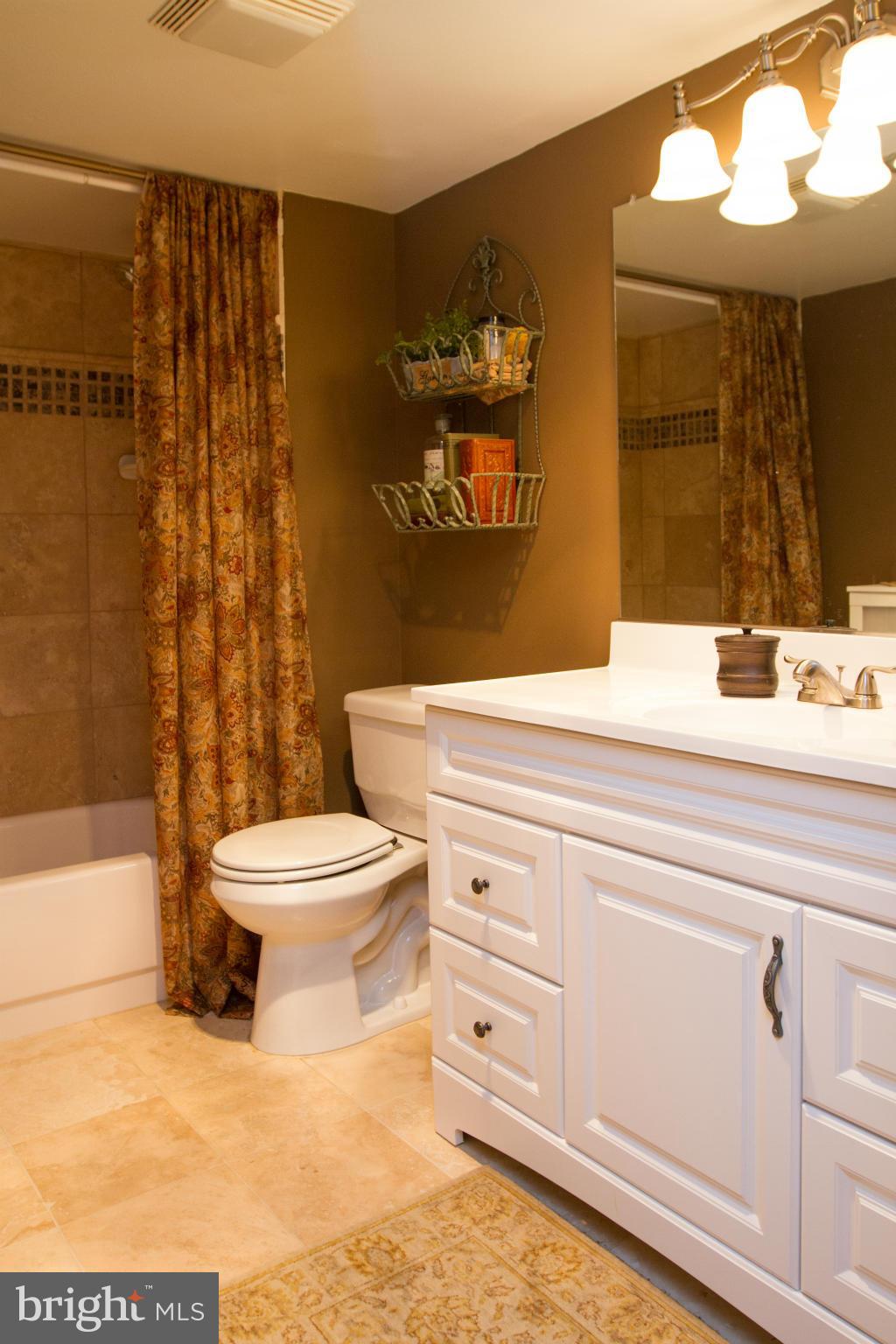 ALEXANDRIA KNOLLS - Residential