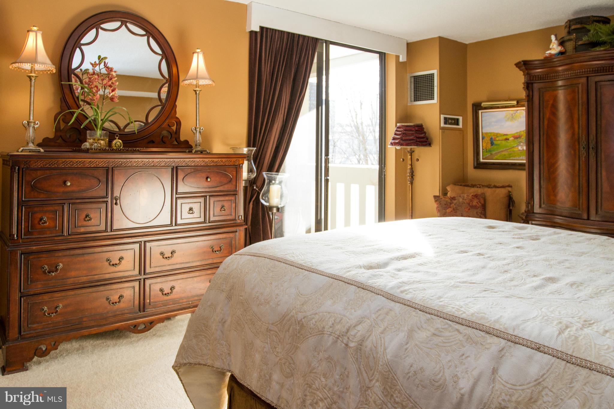 ALEXANDRIA KNOLLS - Residential