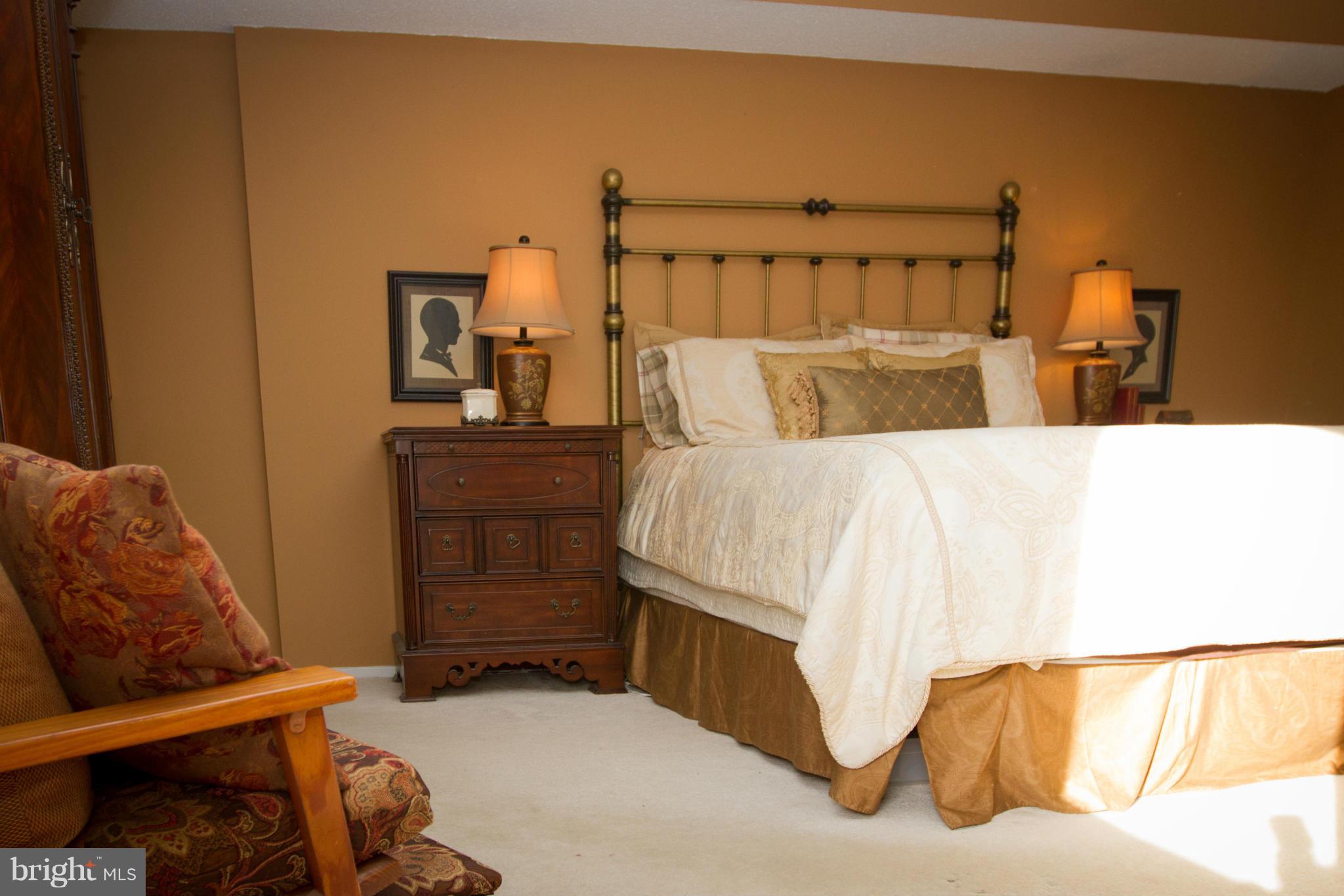 ALEXANDRIA KNOLLS - Residential