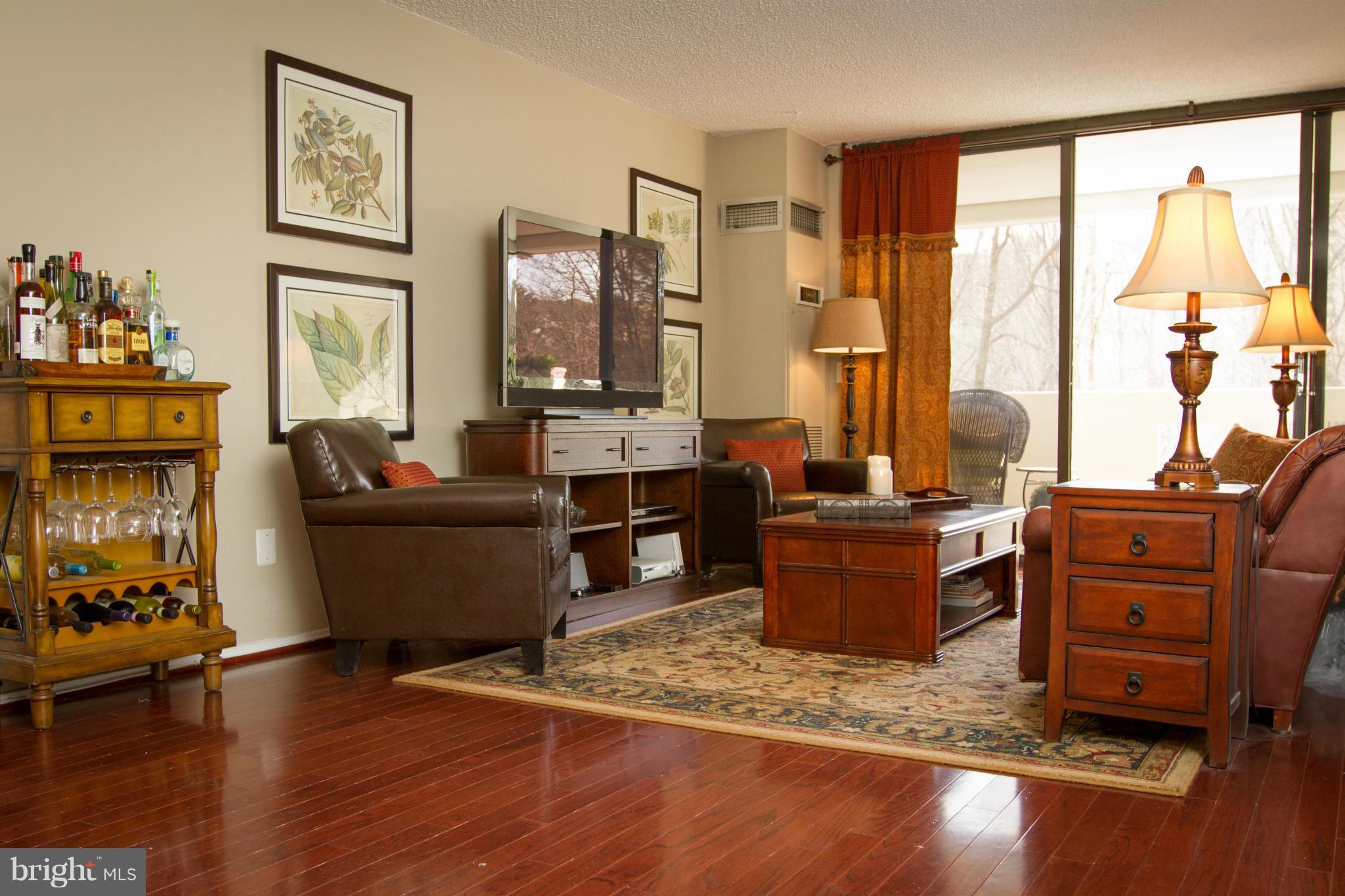 ALEXANDRIA KNOLLS - Residential