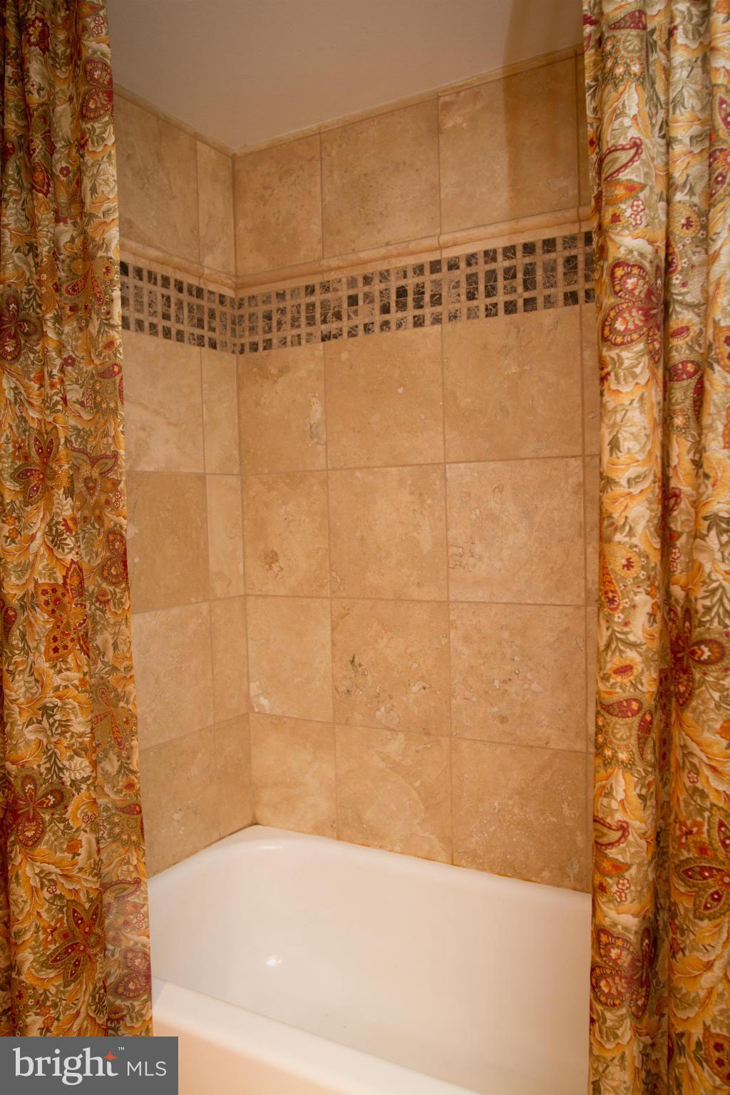 ALEXANDRIA KNOLLS - Residential