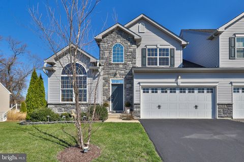 Townhouse For Sale - 3872 Mink Road<br/> Lehigh County, EMMAUS, PA 18049