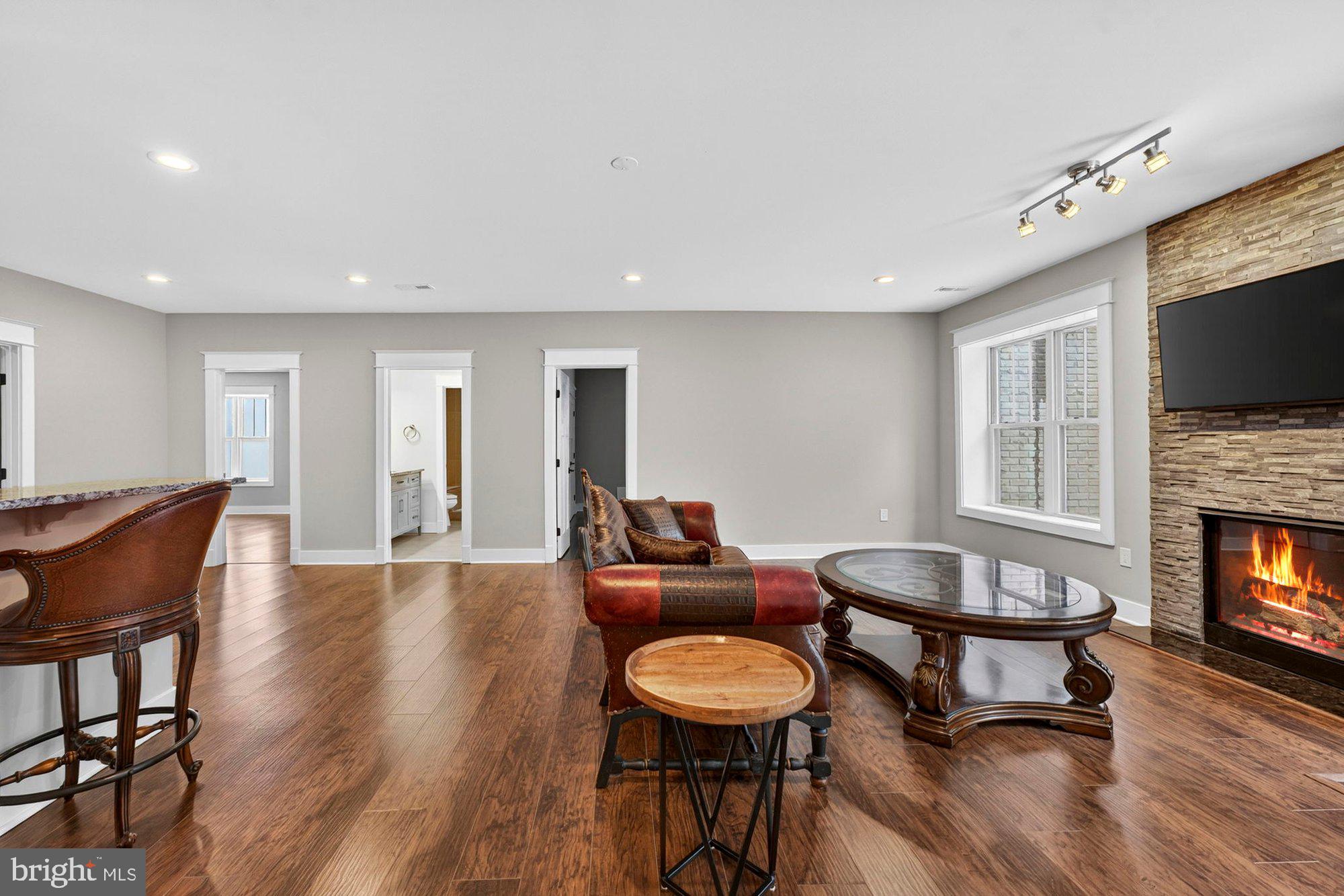 TOWN AND COUNTRY ESTATES - Residential