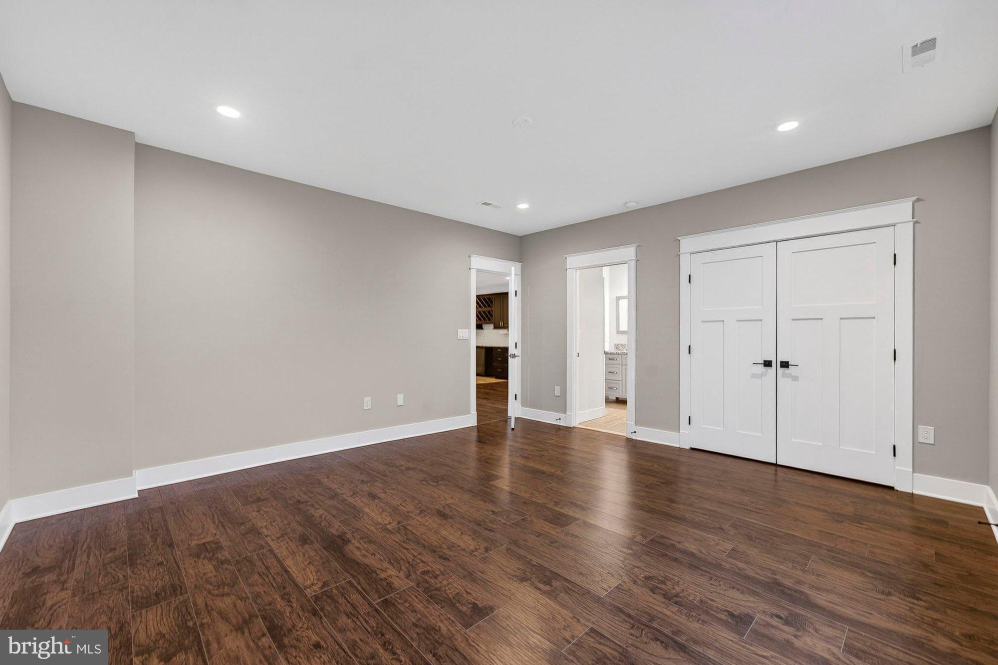 TOWN AND COUNTRY ESTATES - Residential