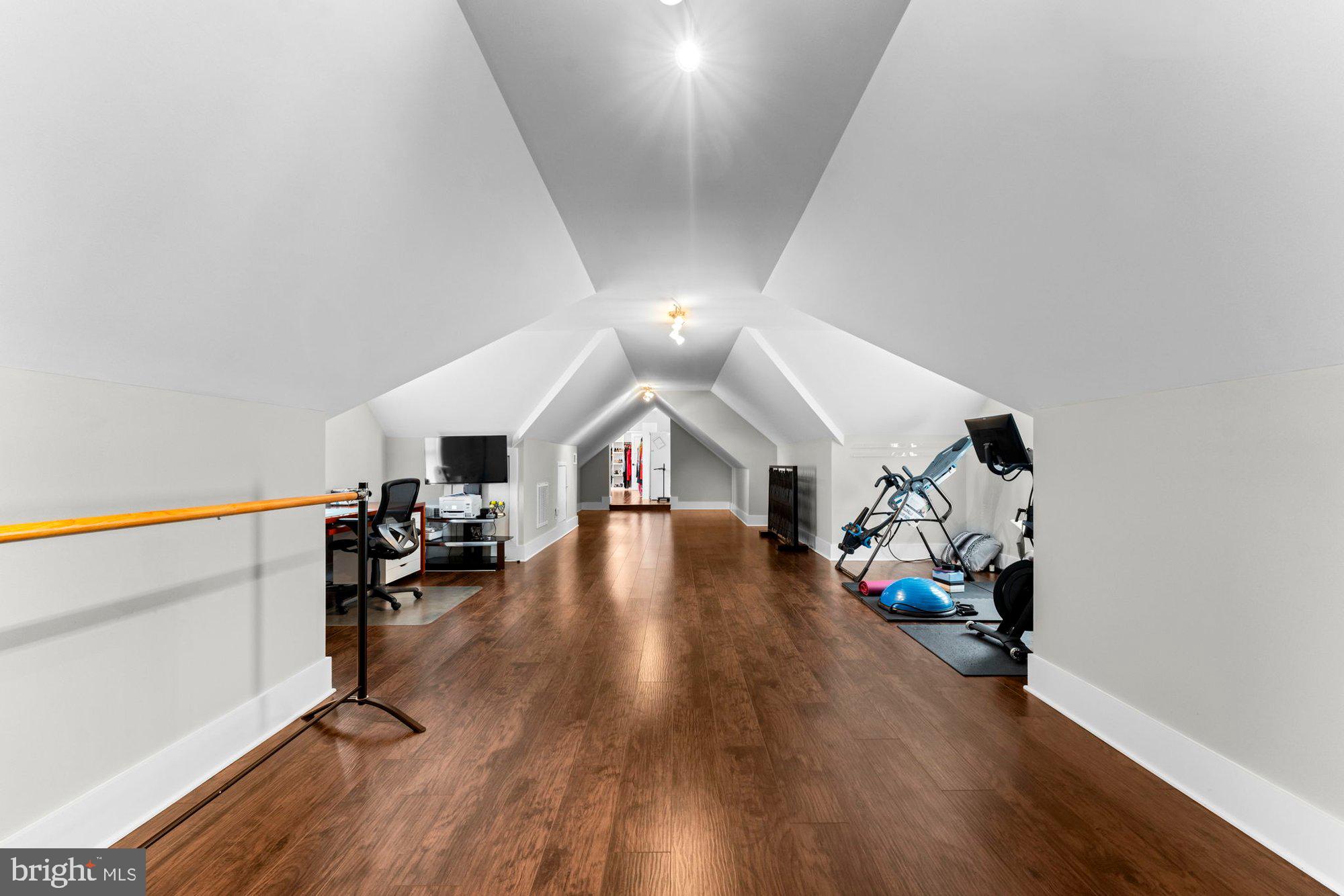 TOWN AND COUNTRY ESTATES - Residential