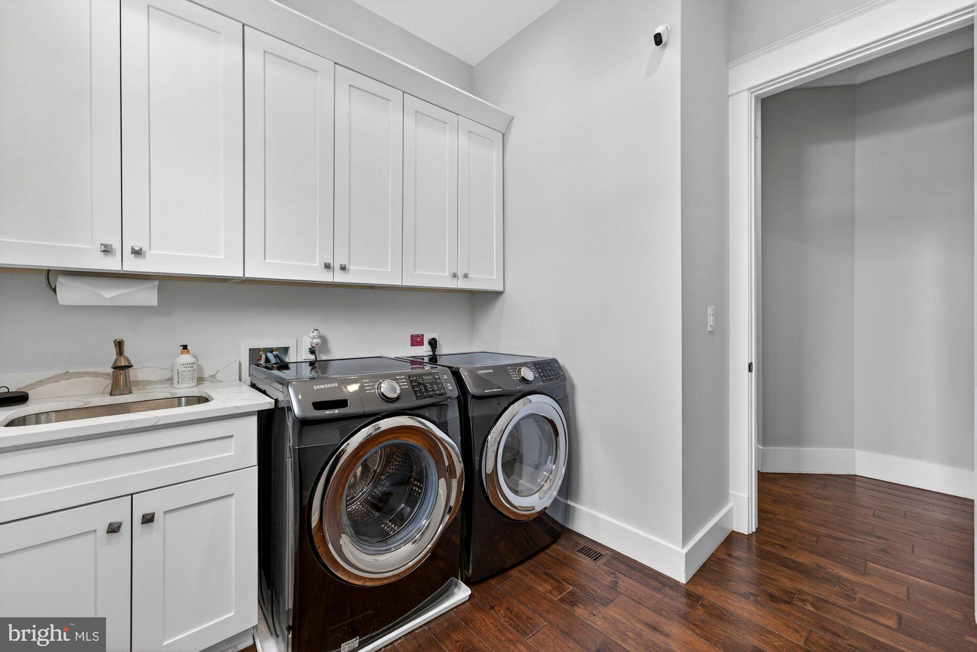 TOWN AND COUNTRY ESTATES - Residential