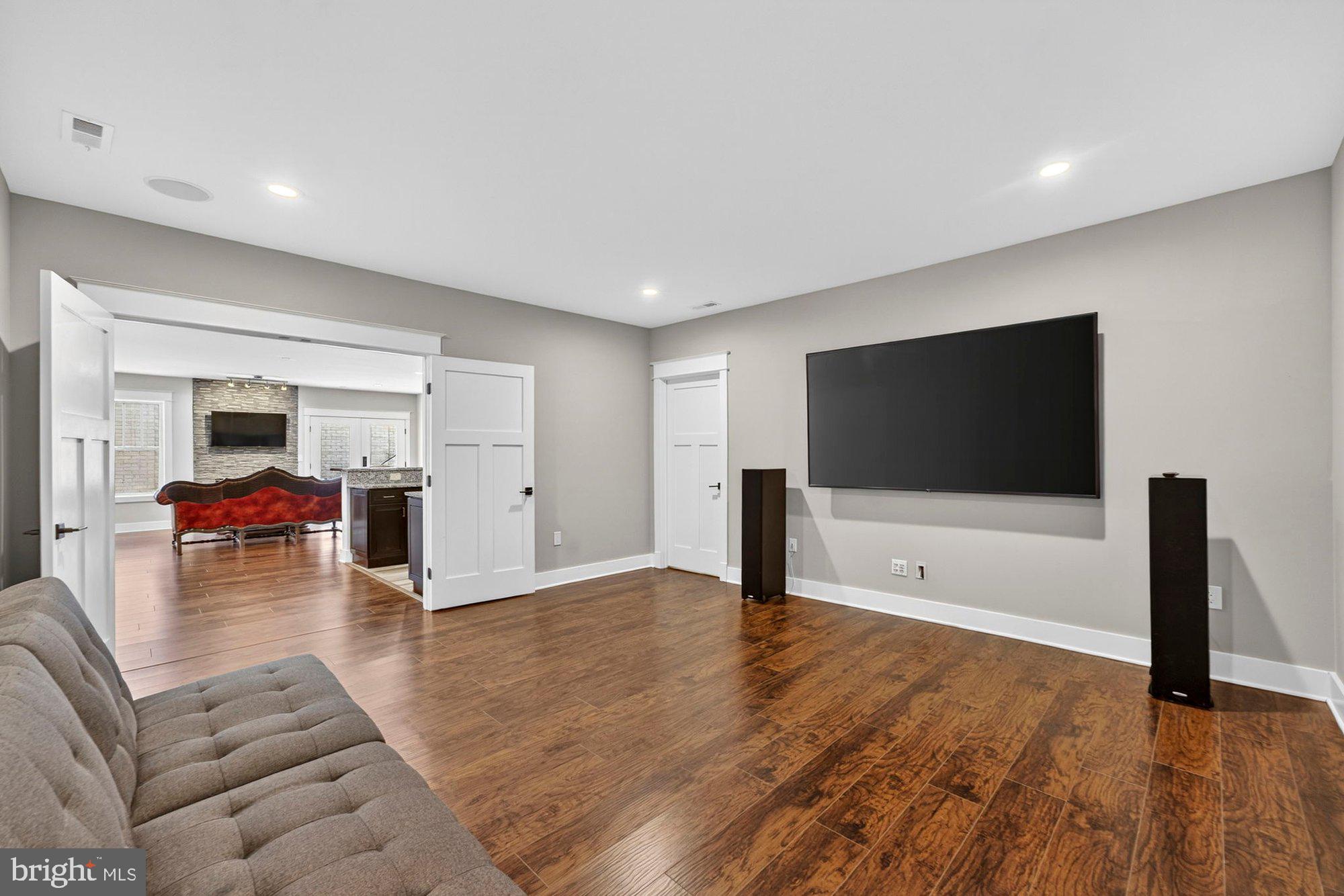 TOWN AND COUNTRY ESTATES - Residential