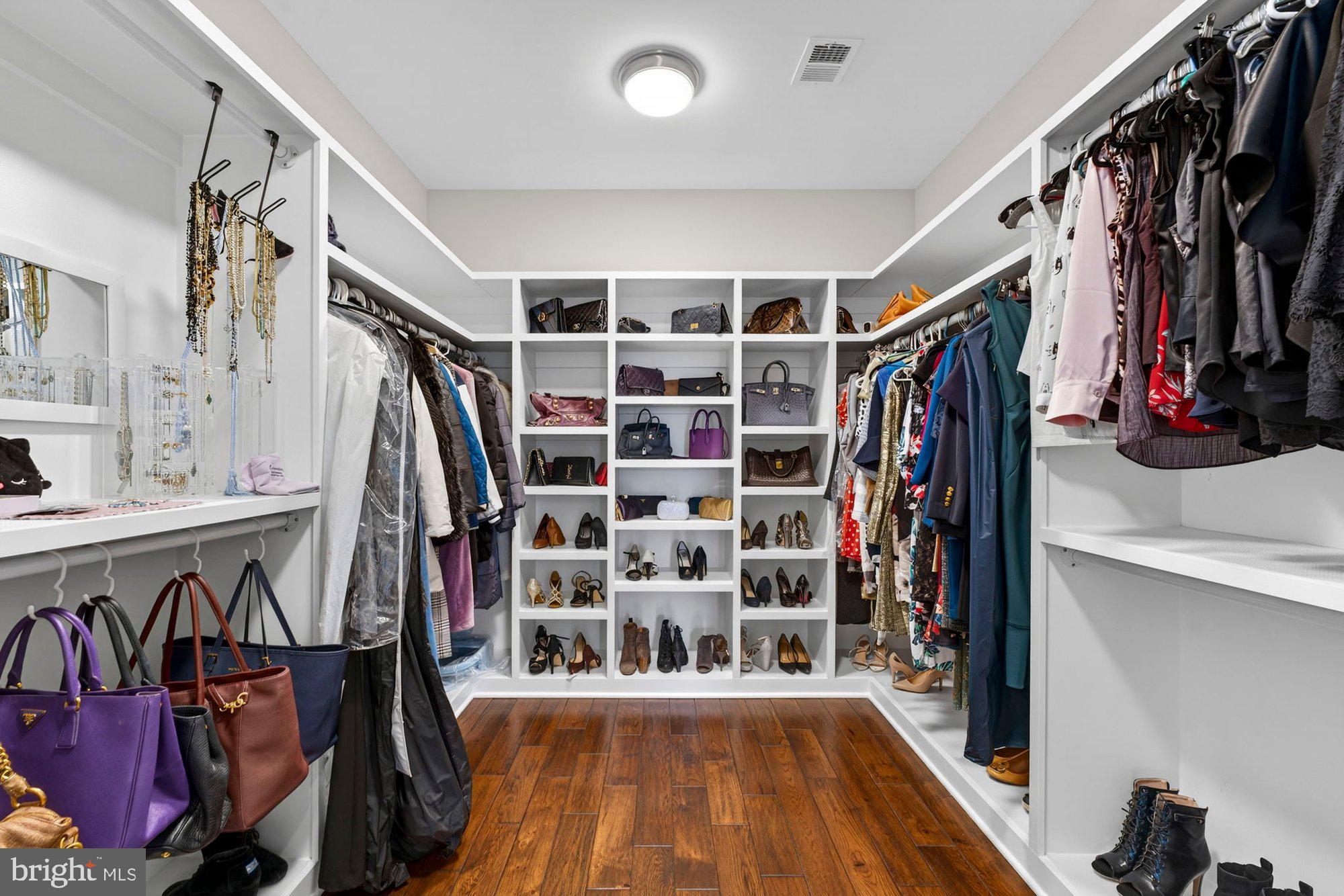 TOWN AND COUNTRY ESTATES - Residential