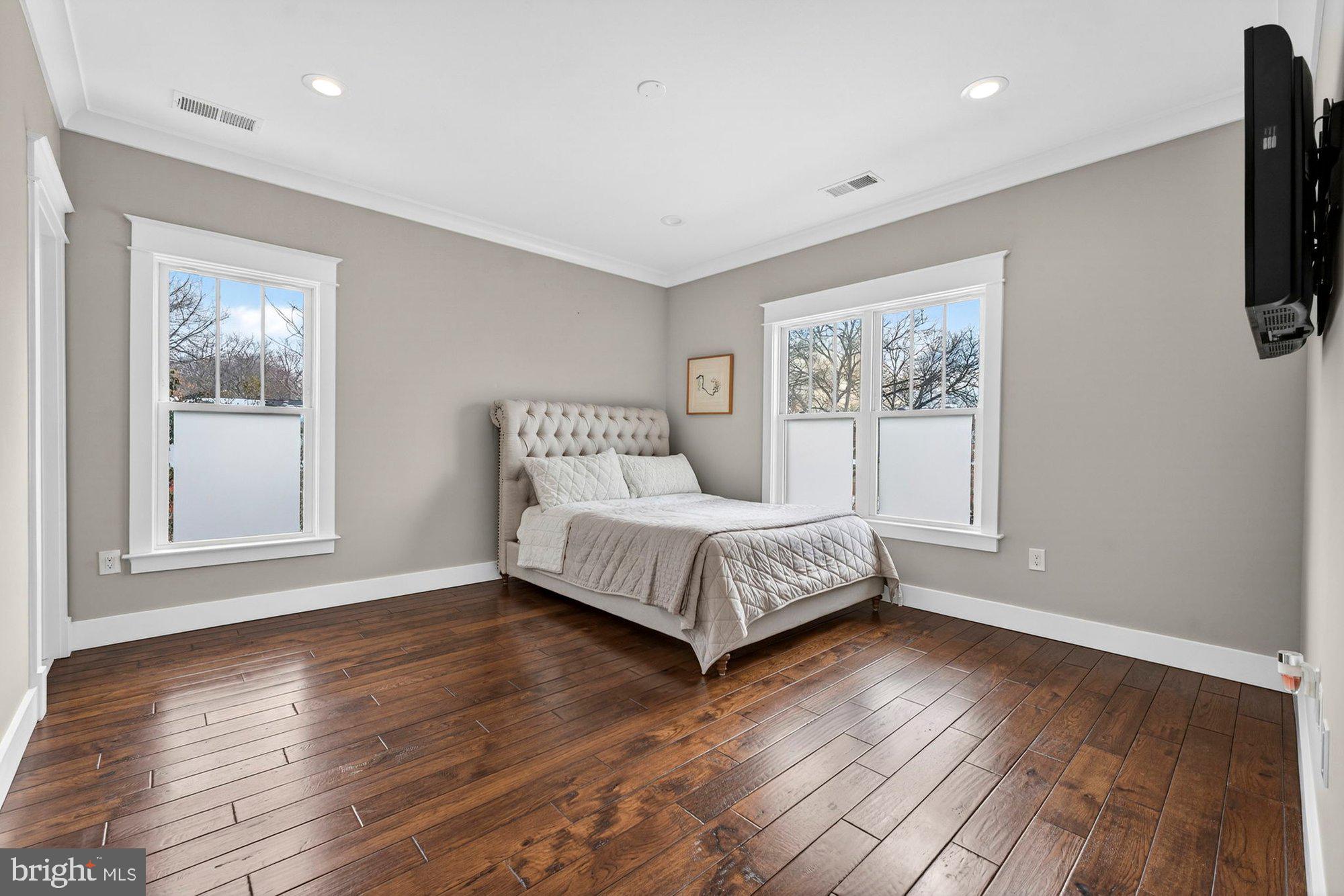 TOWN AND COUNTRY ESTATES - Residential