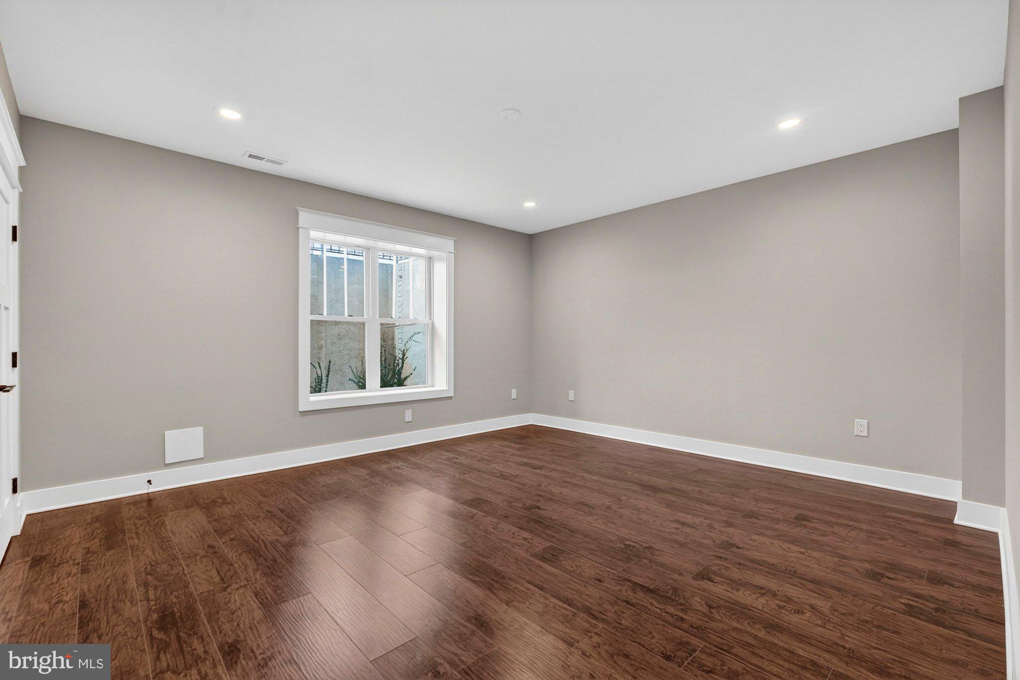 TOWN AND COUNTRY ESTATES - Residential