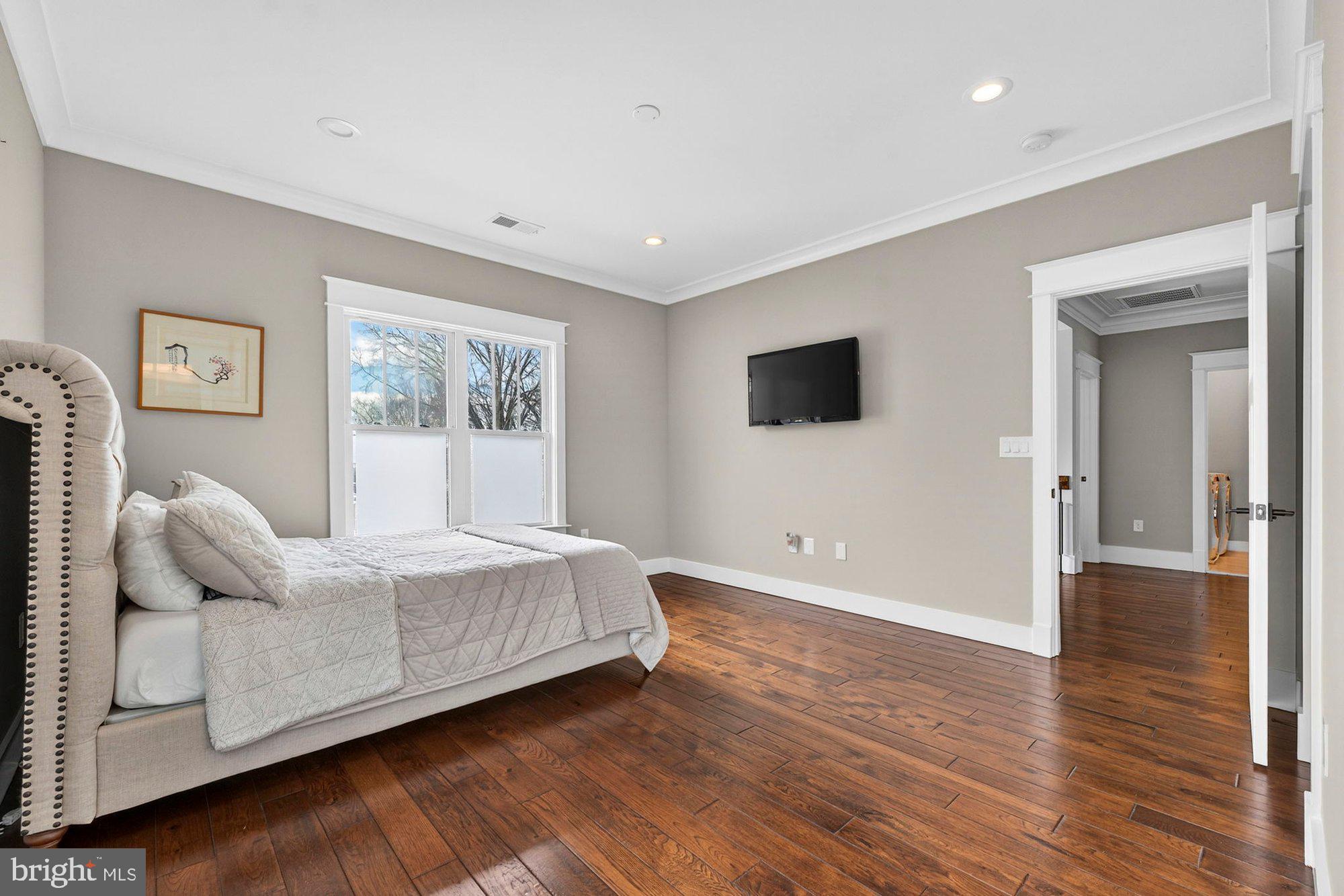 TOWN AND COUNTRY ESTATES - Residential