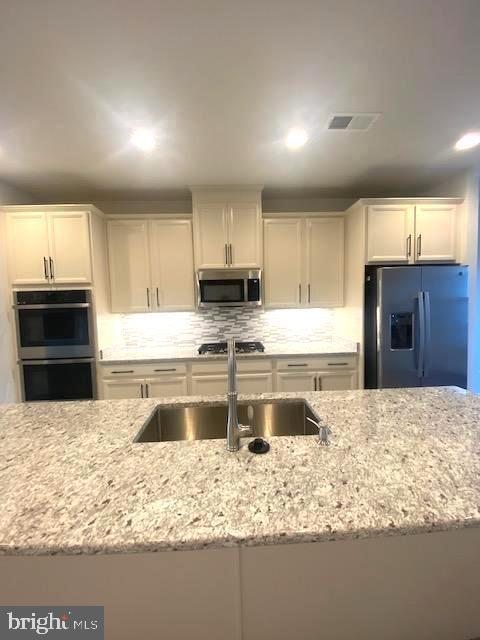 ROBINSON MANOR - Residential Lease