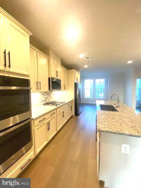 ROBINSON MANOR - Residential Lease