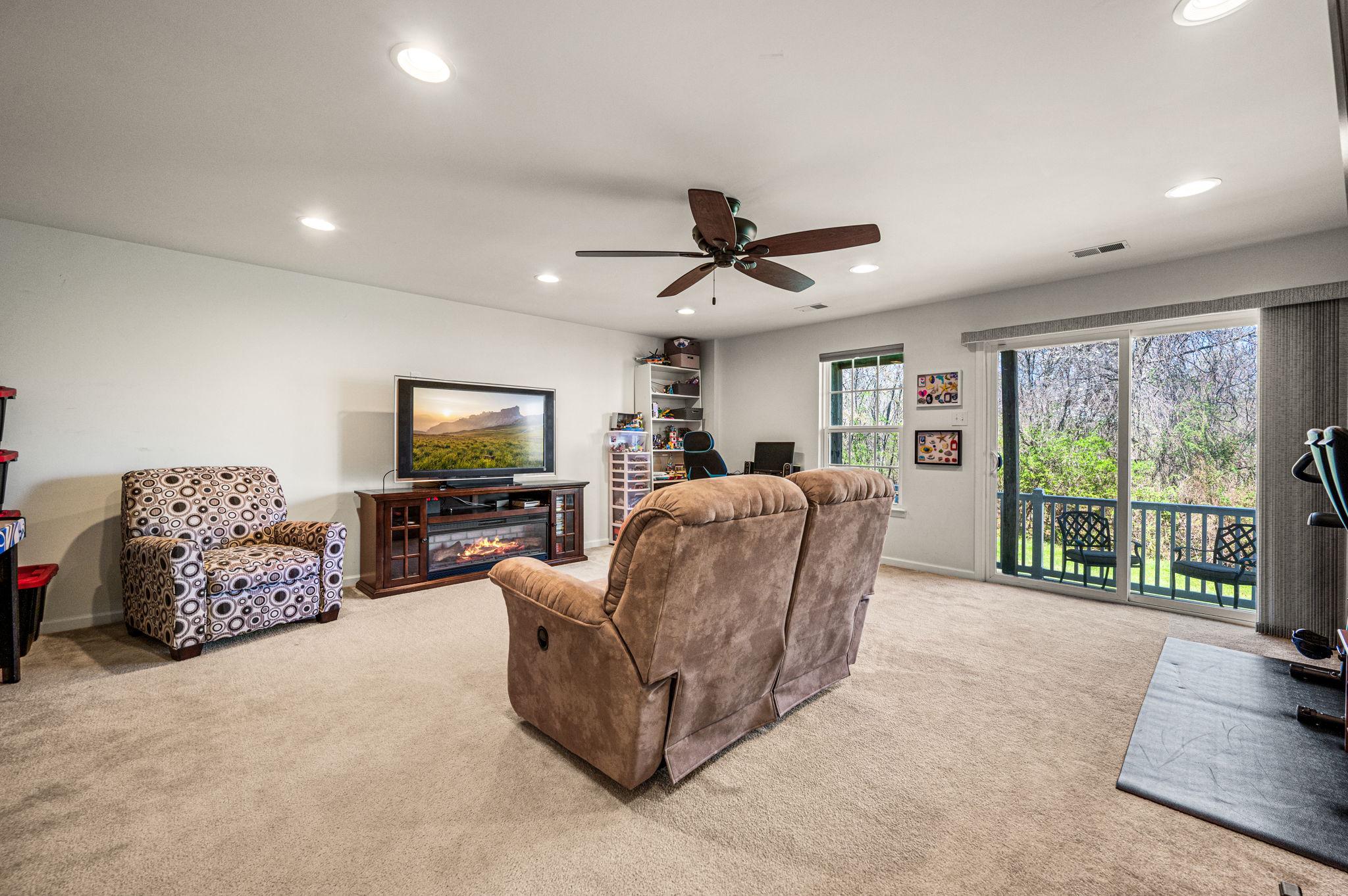 WASHINGTON SQUARE - Residential