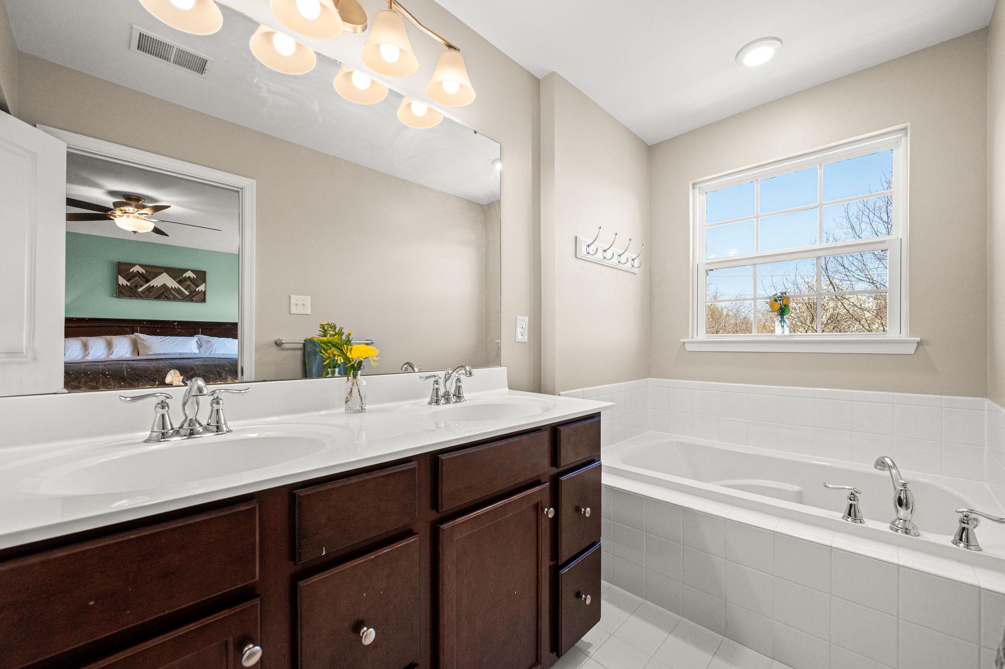 WASHINGTON SQUARE - Residential