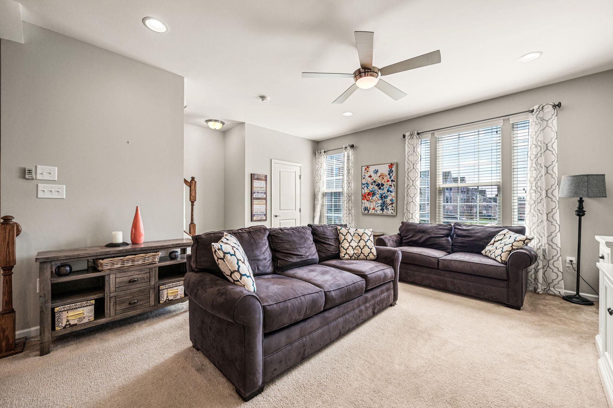 WASHINGTON SQUARE - Residential