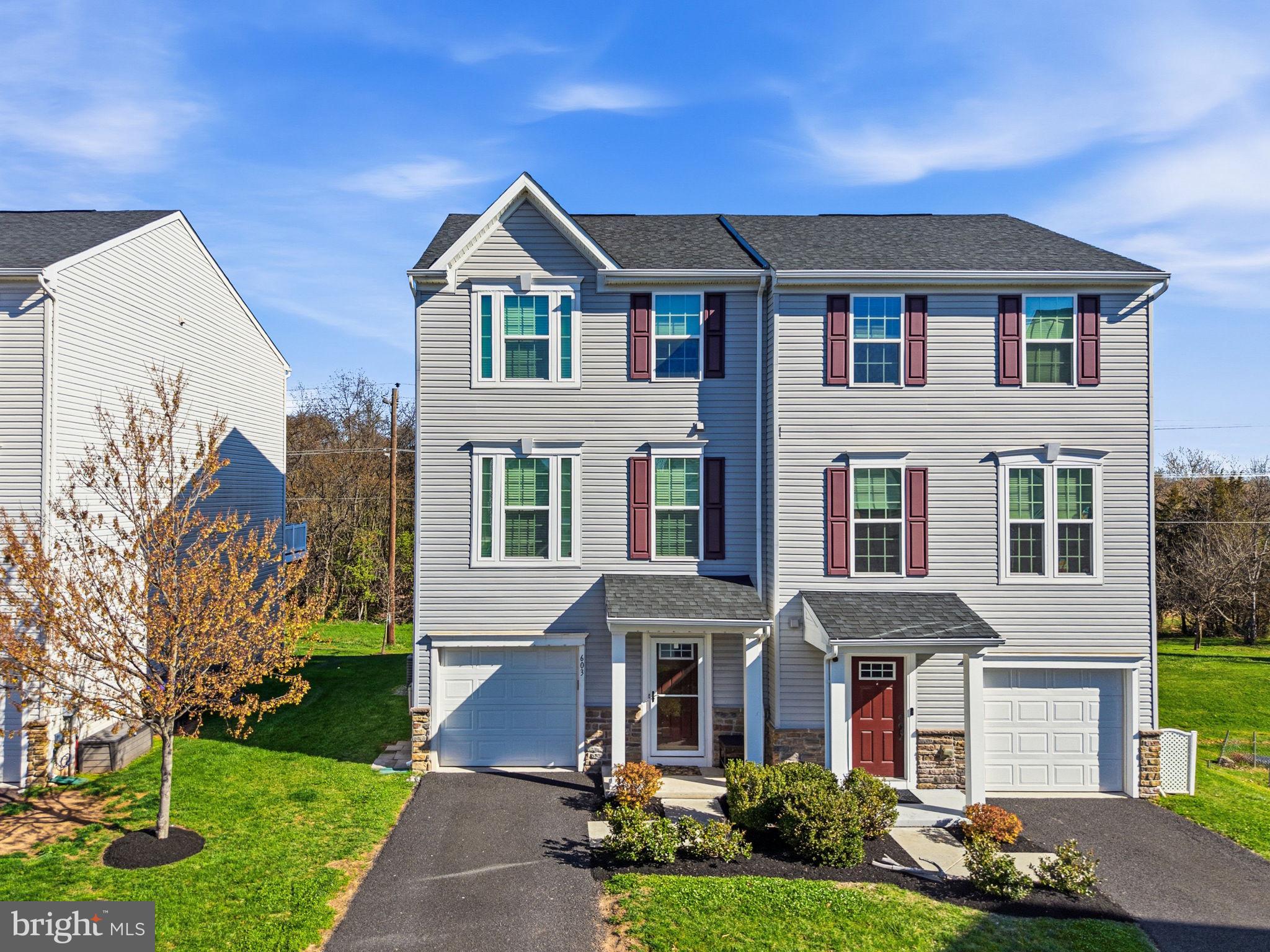 WASHINGTON SQUARE - Residential