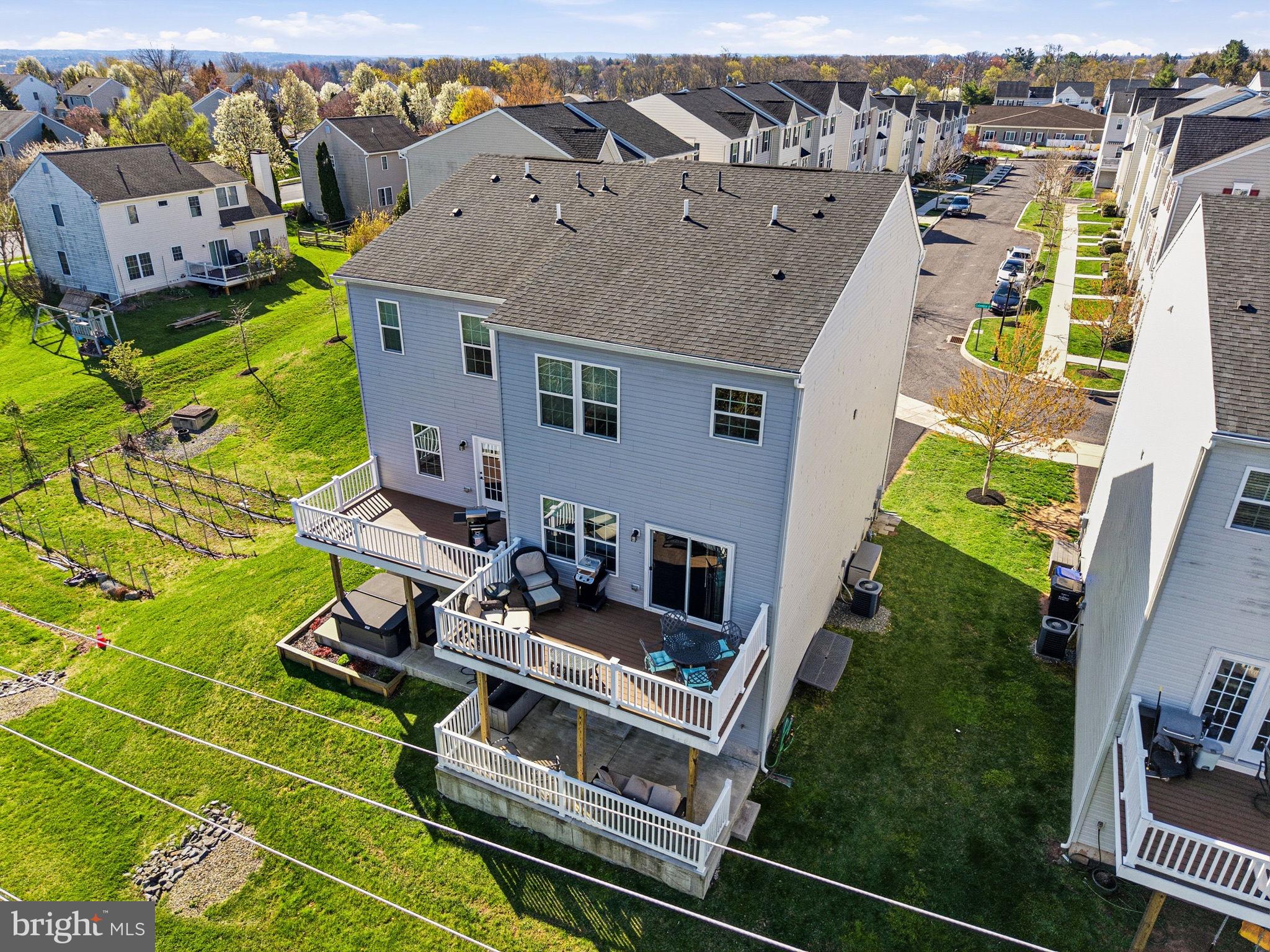 WASHINGTON SQUARE - Residential