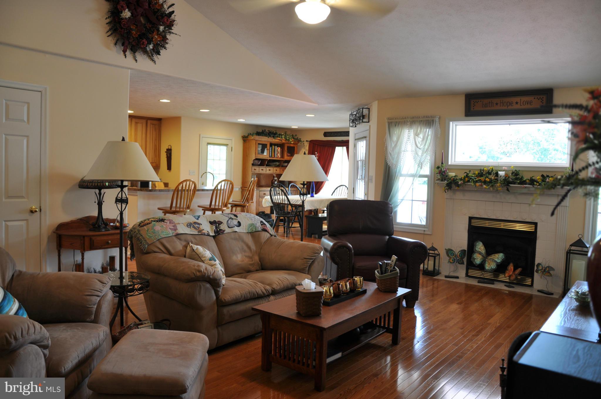 PILGRIM MANOR - Residential