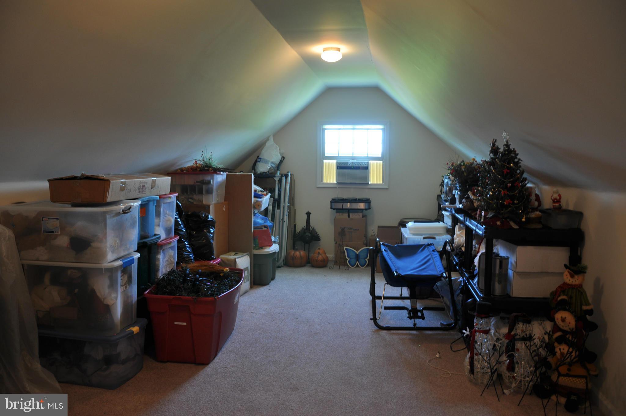 PILGRIM MANOR - Residential