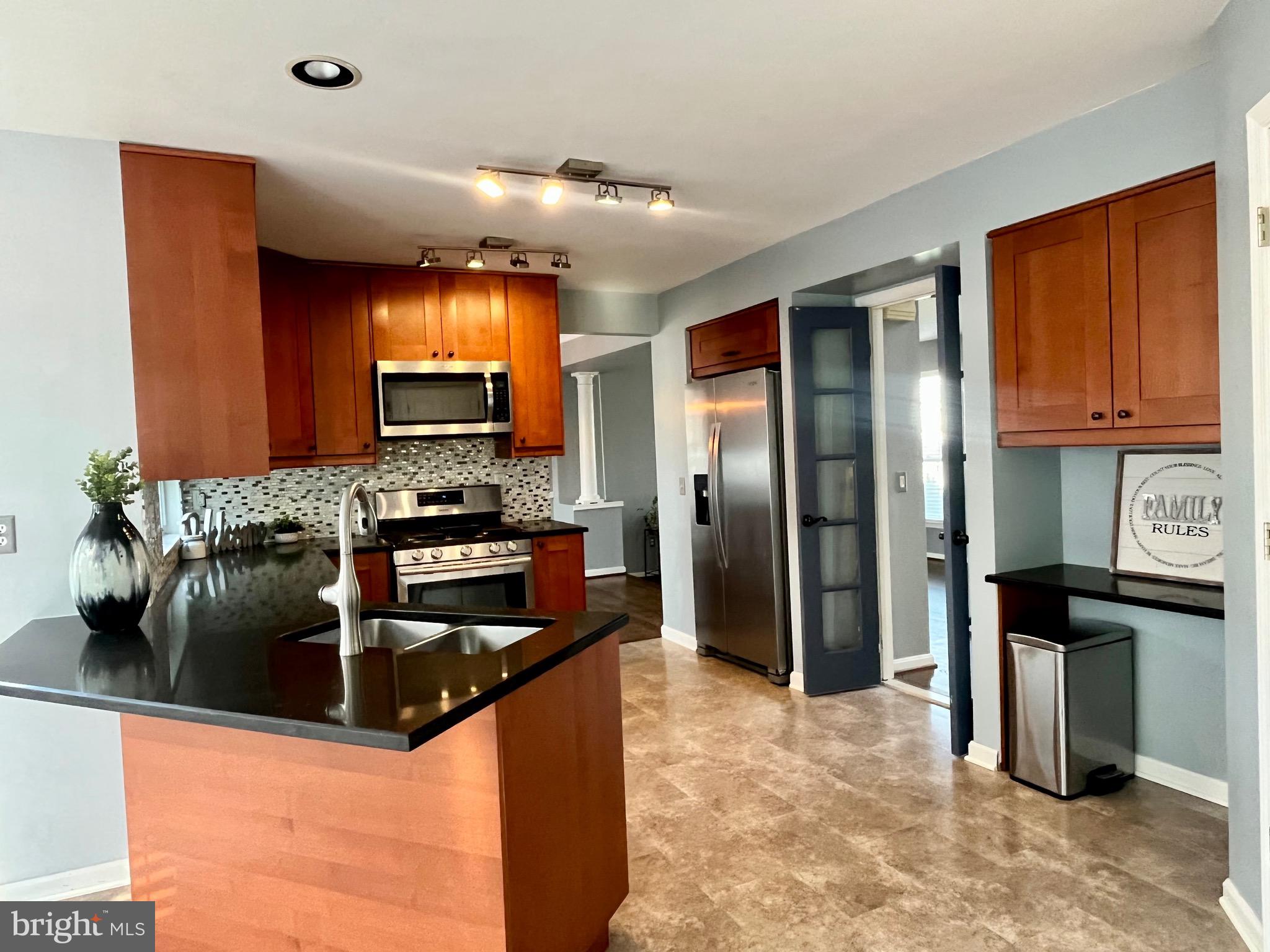 SEVEN OAKS - Residential Lease