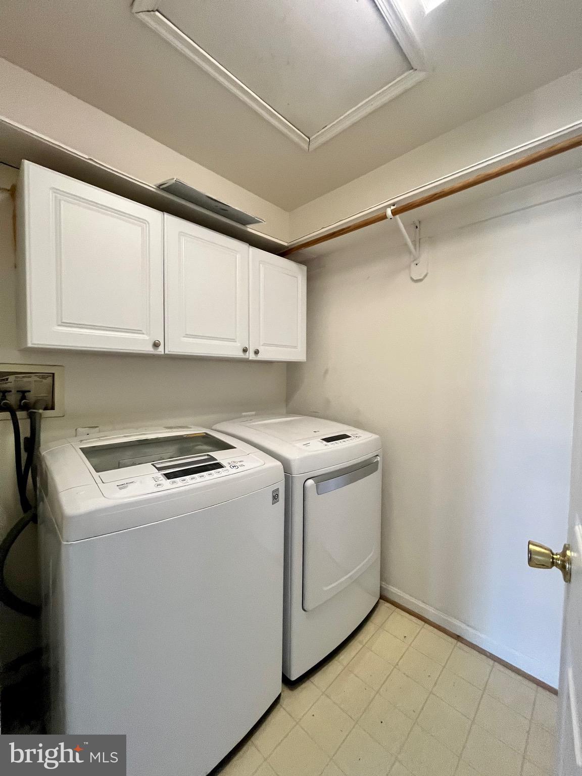 SEVEN OAKS - Residential Lease