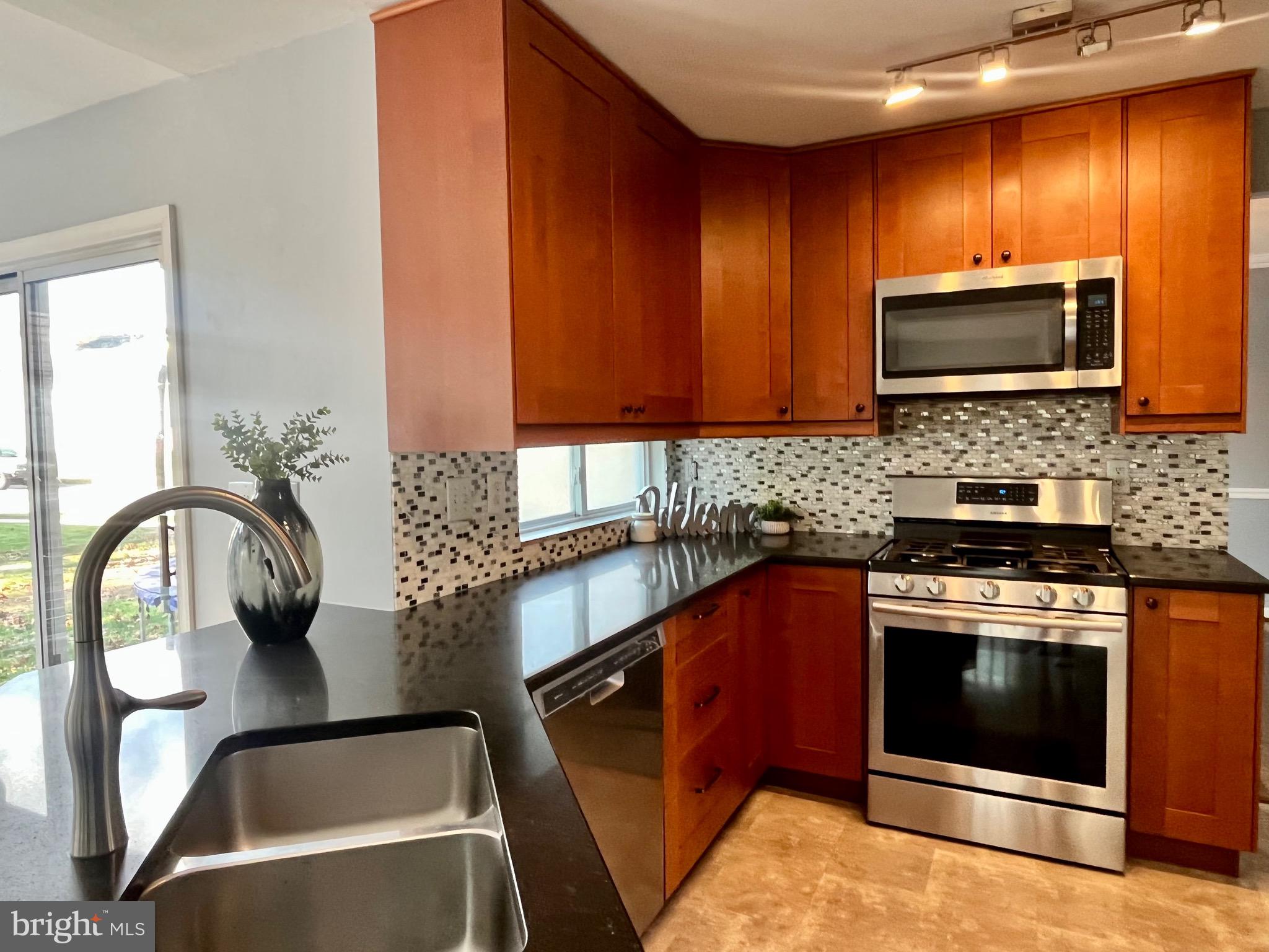 SEVEN OAKS - Residential Lease