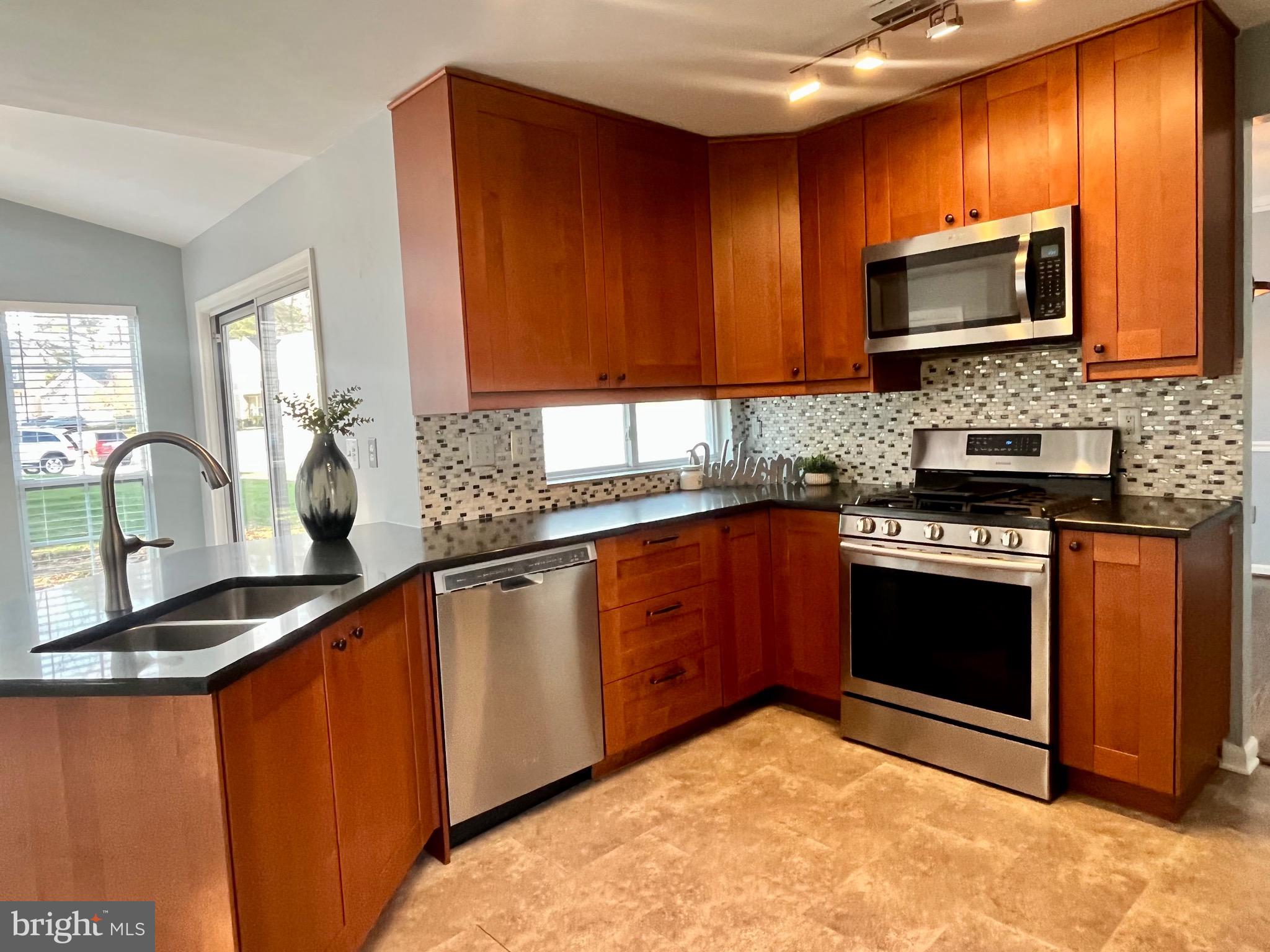 SEVEN OAKS - Residential Lease