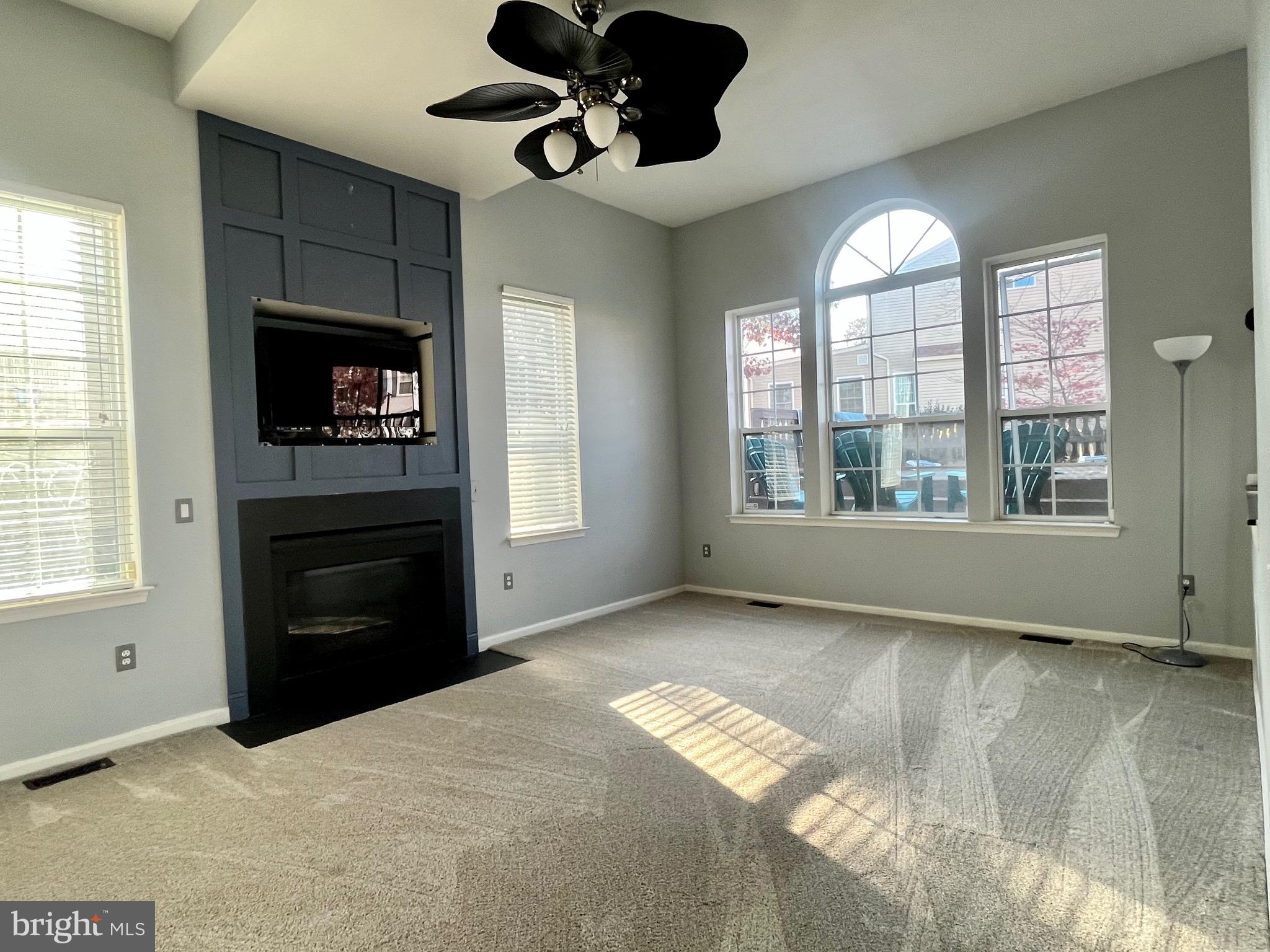 SEVEN OAKS - Residential Lease