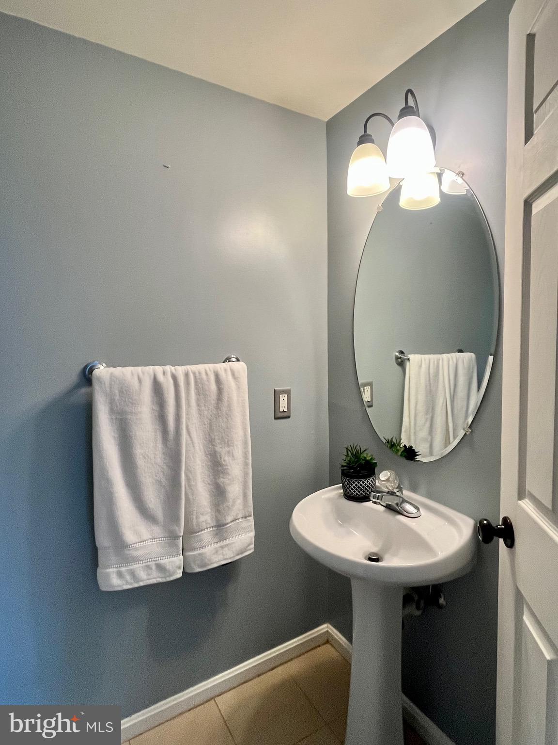 SEVEN OAKS - Residential Lease