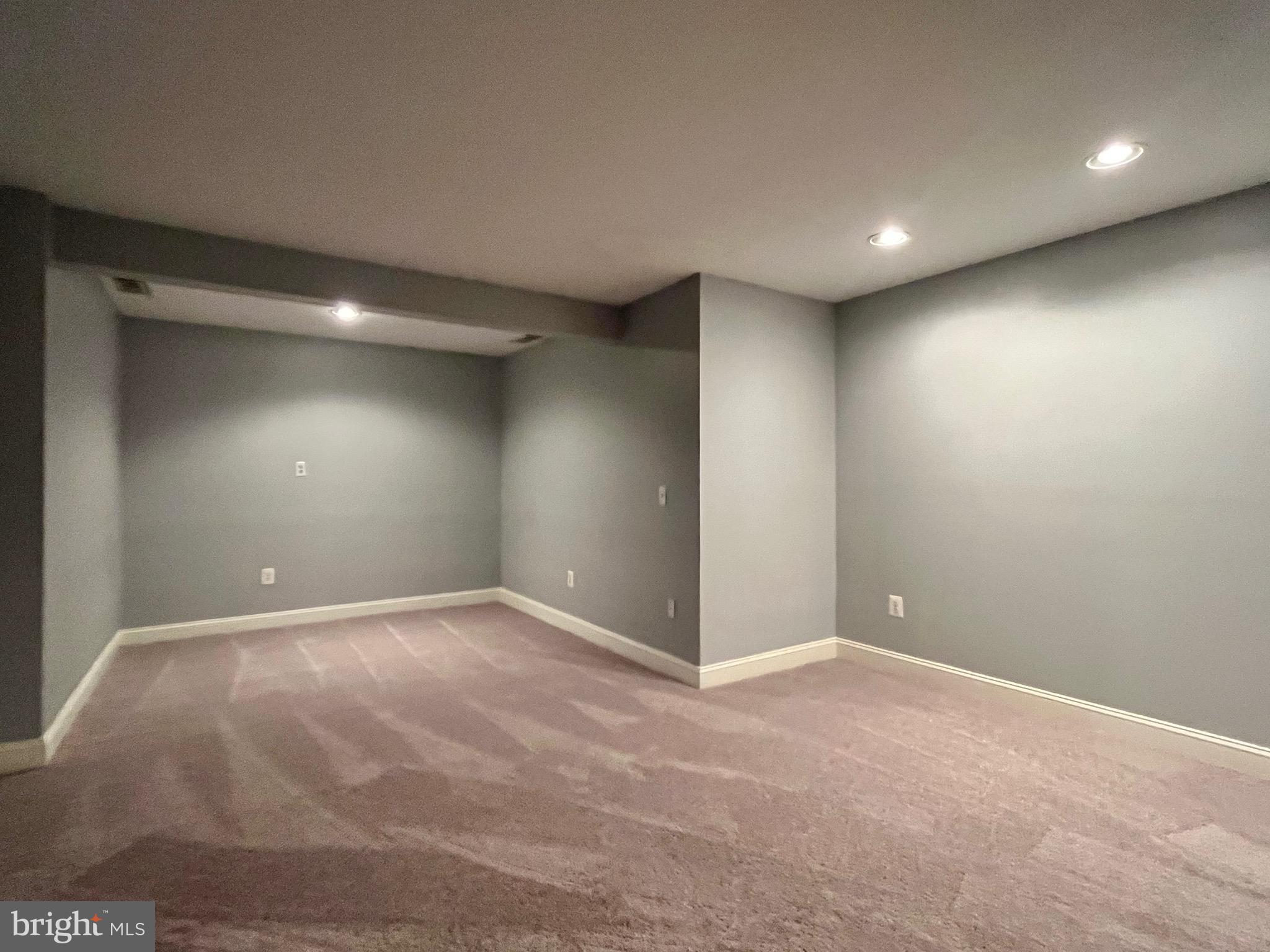 SEVEN OAKS - Residential Lease