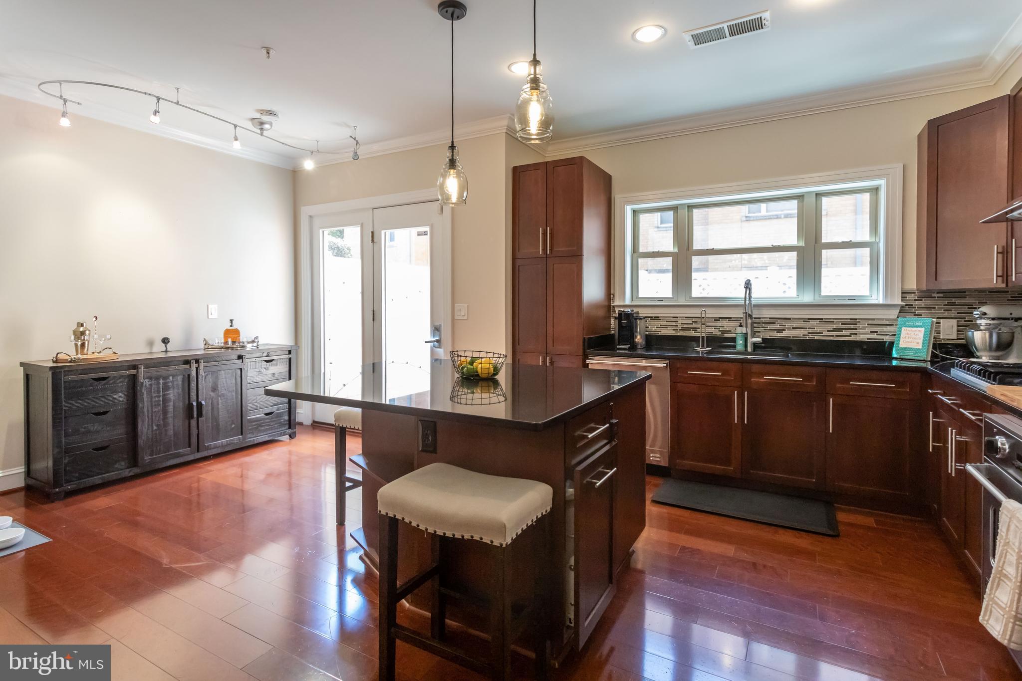 COURTHOUSE - Residential