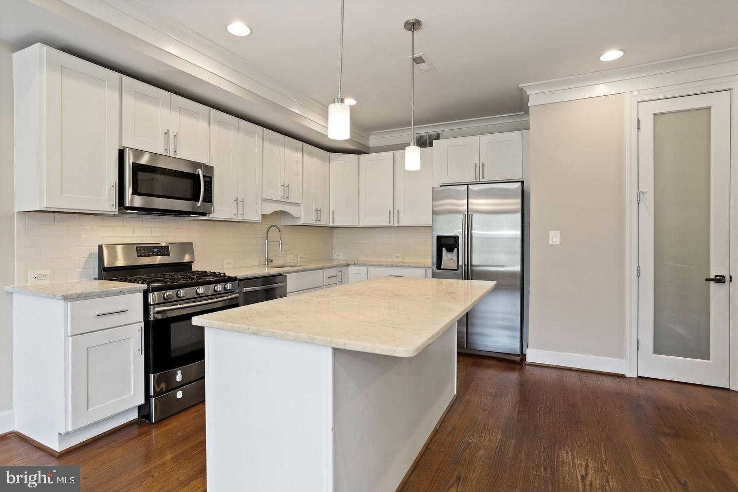224 R STREET NE 2