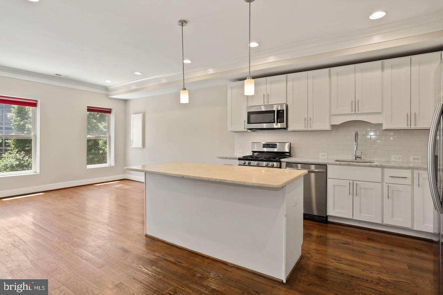 224 R STREET NE 2
