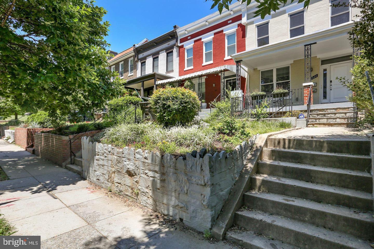 224 R STREET NE 2