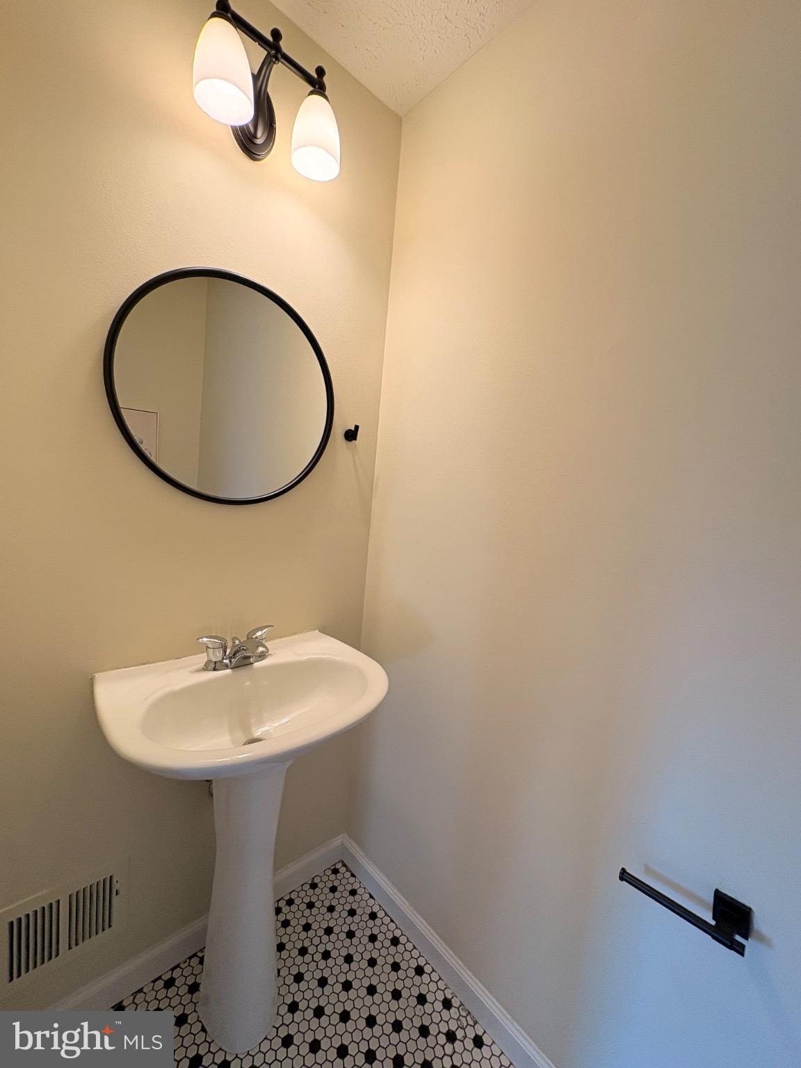 SEVEN OAKS - Residential Lease